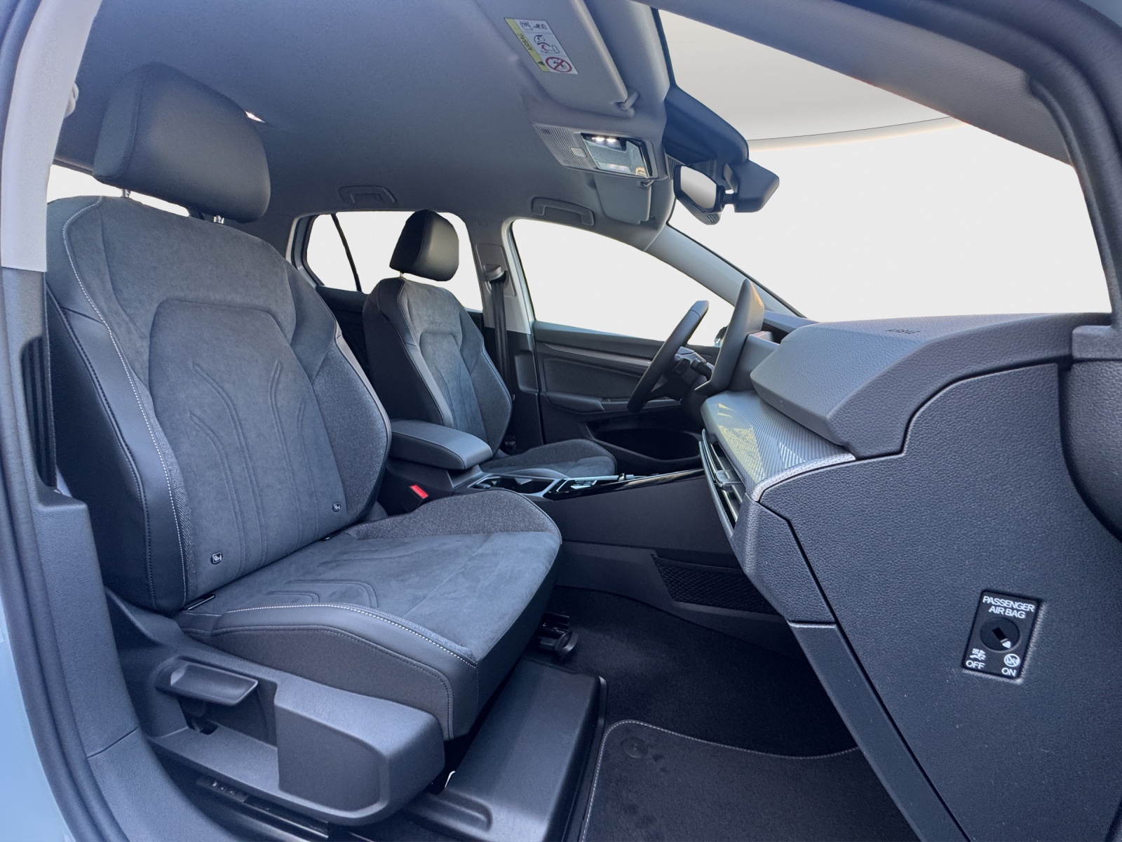 VW Golf 1.5 e TSI mHEV Style DSG-image-9