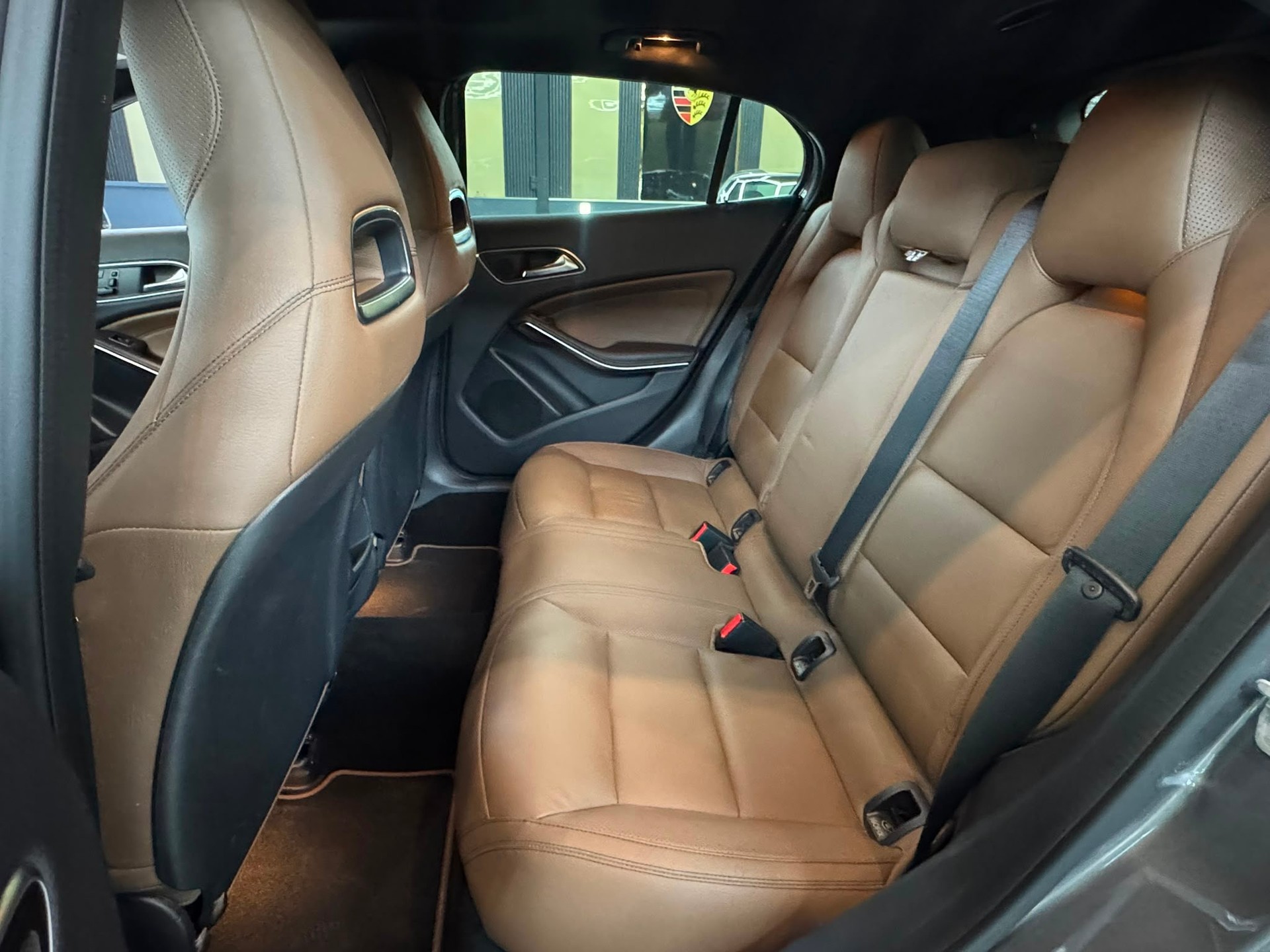 MERCEDES-BENZ GLA 250 AMG Line 4Matic 7G-DCT-image-13