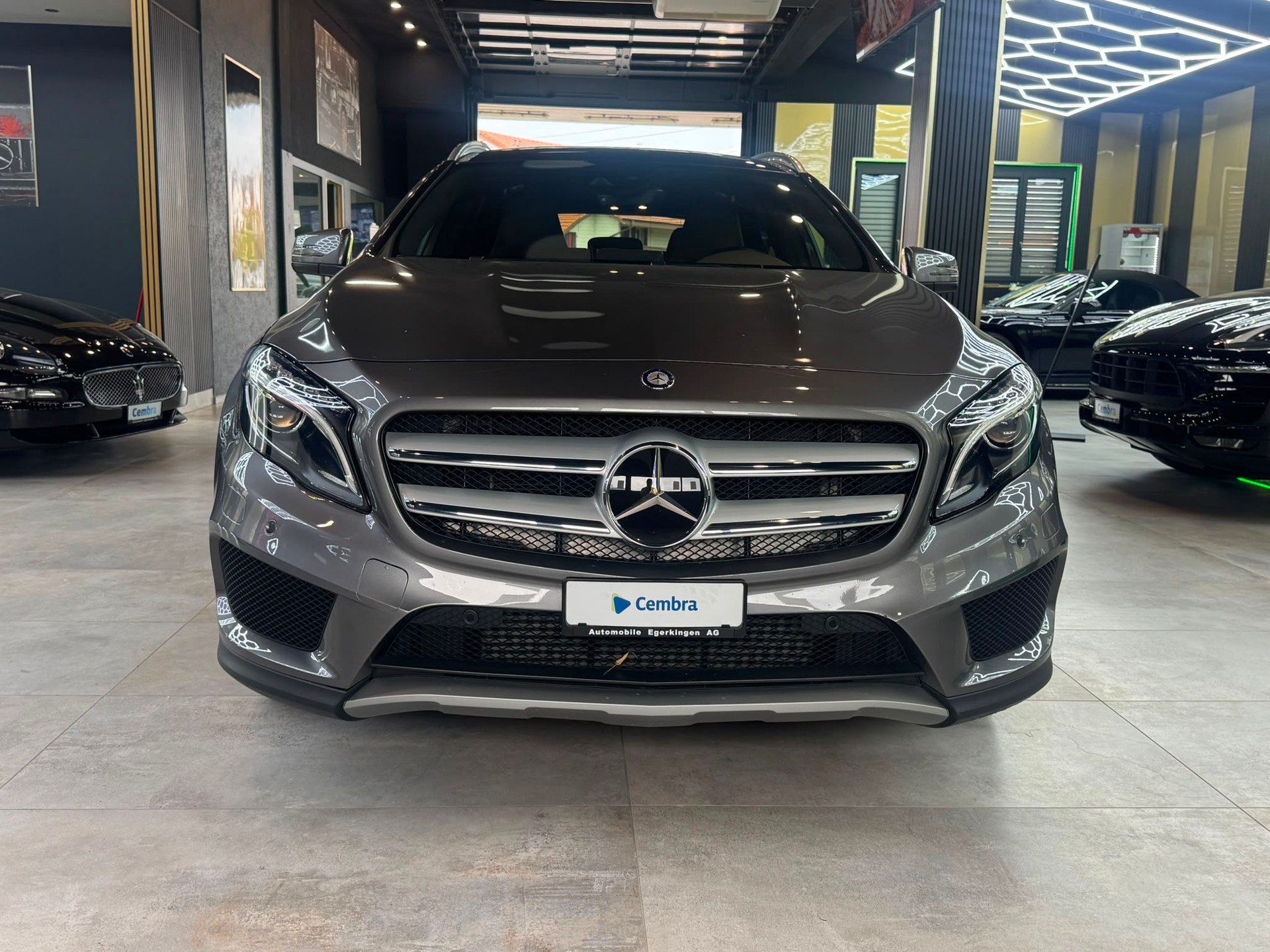 MERCEDES-BENZ GLA 250 AMG Line 4Matic 7G-DCT-image-1