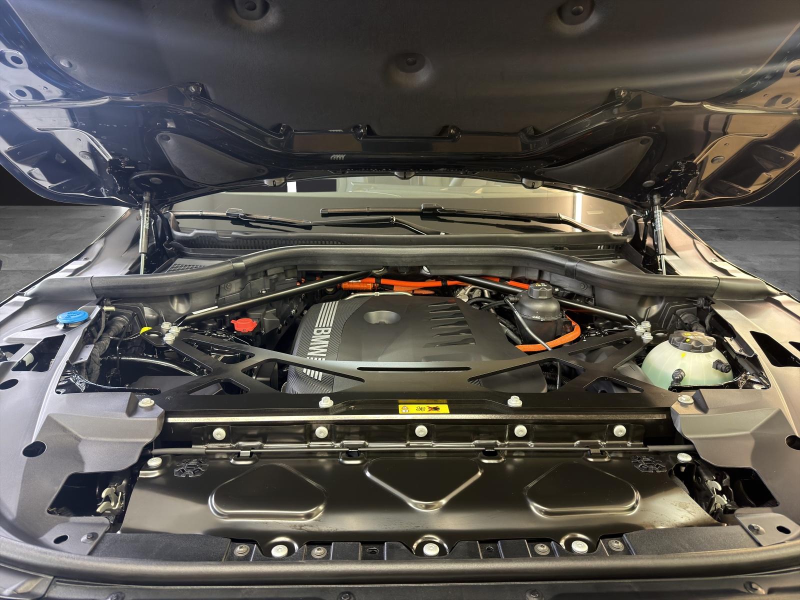 BMW XM 50e Plug-in Hybrid-image-22