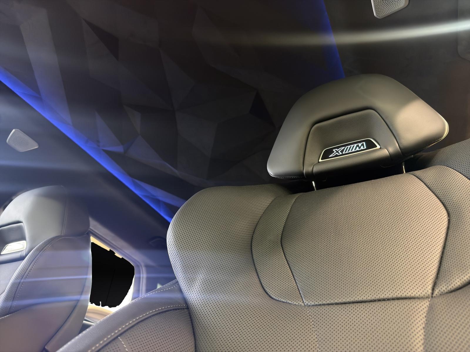 BMW XM 50e Plug-in Hybrid-image-16