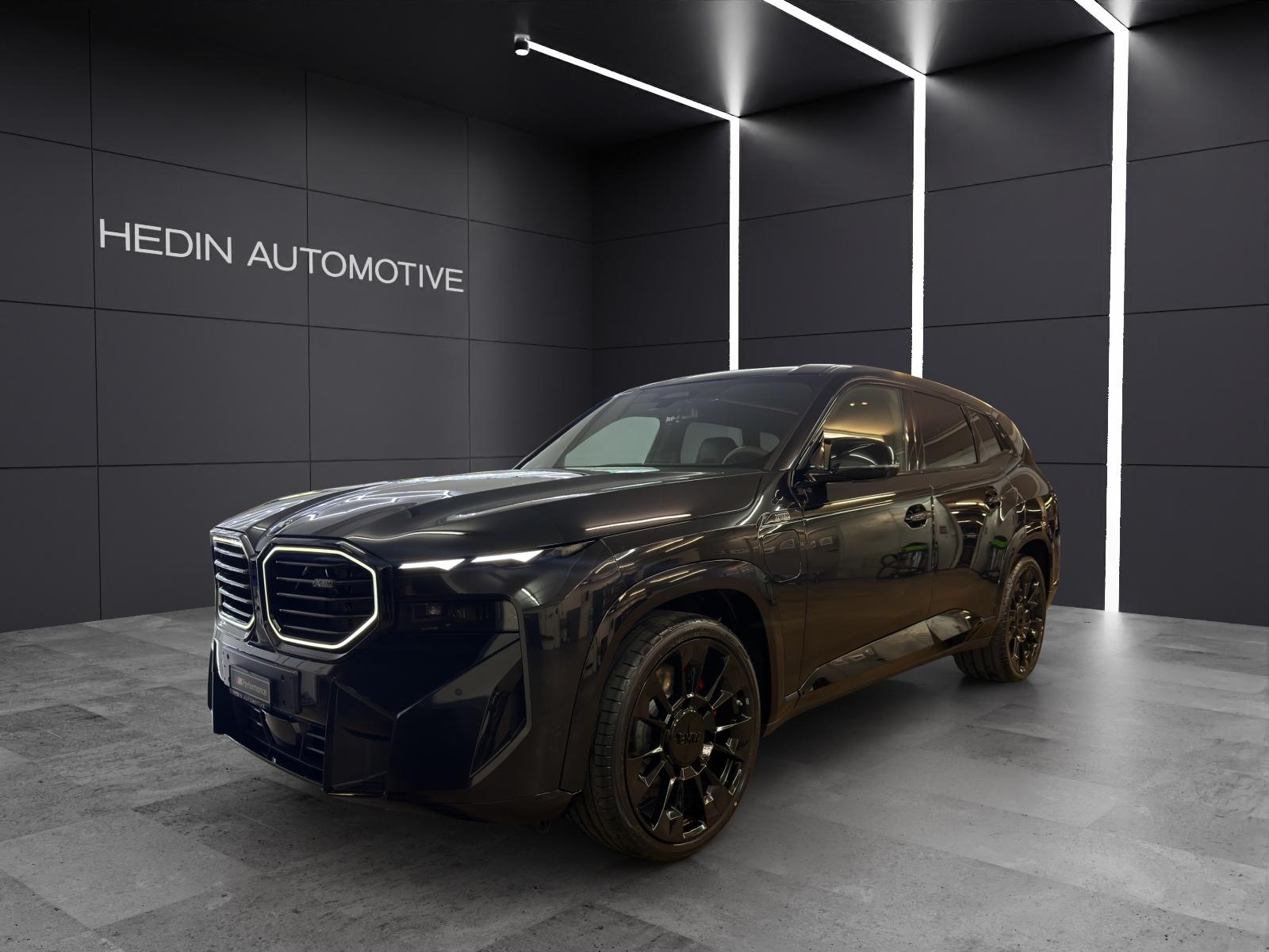 BMW XM 50e Plug-in Hybrid-image-0