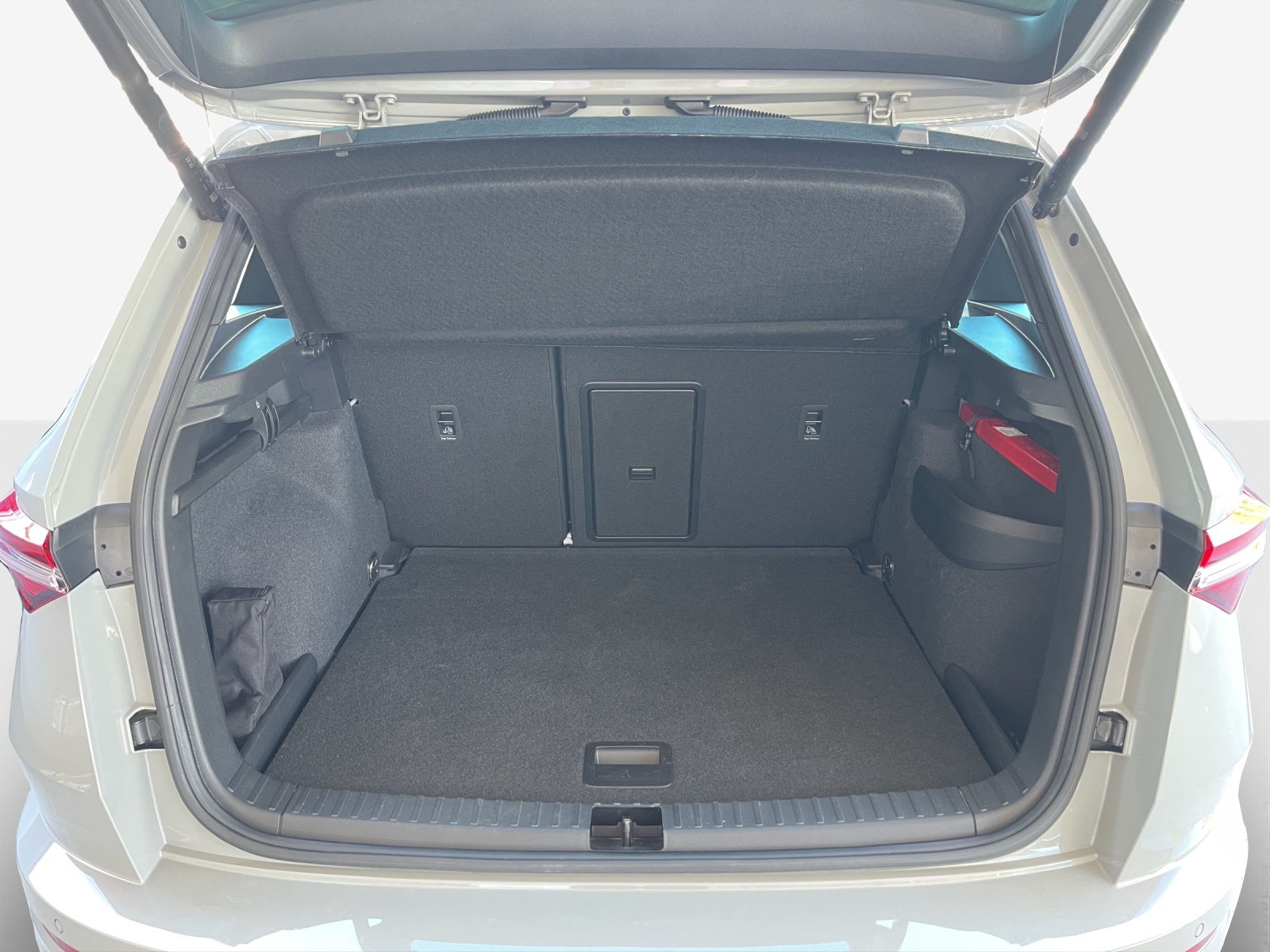 SKODA Karoq 2.0 TSI SportLine 4x4 DSG-image-12