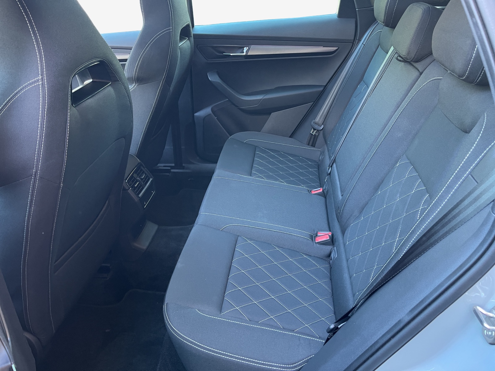 SKODA Karoq 2.0 TSI SportLine 4x4 DSG-image-11