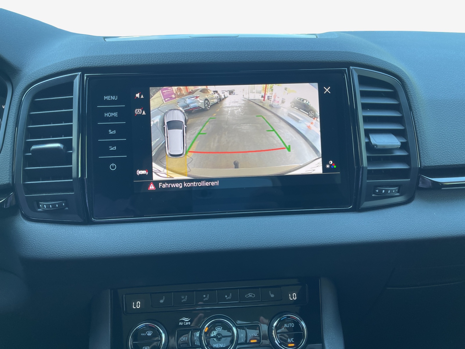 SKODA Karoq 2.0 TSI SportLine 4x4 DSG-image-15