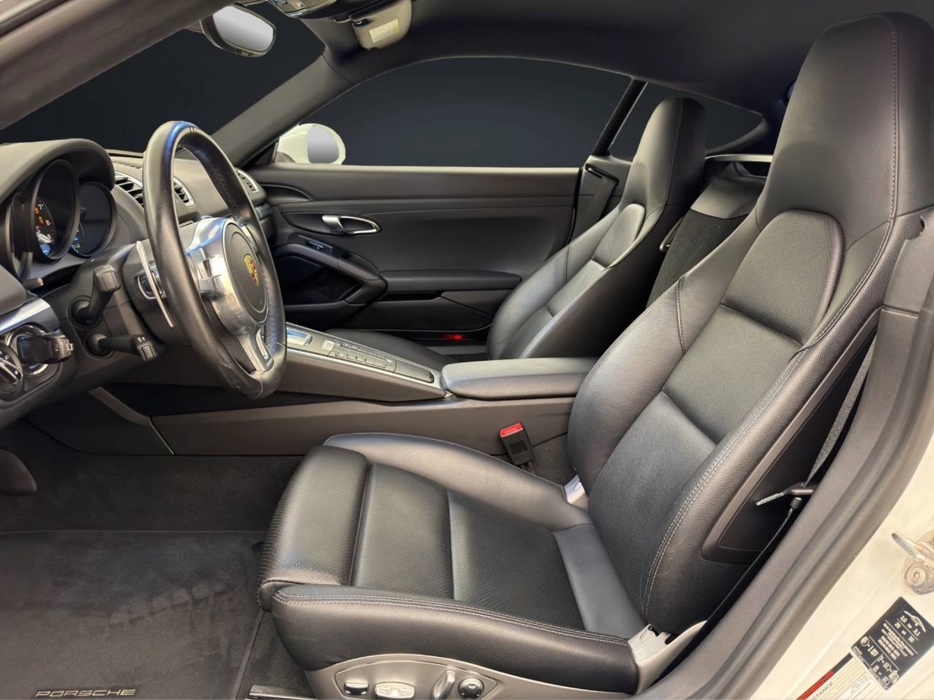PORSCHE Cayman-image-4