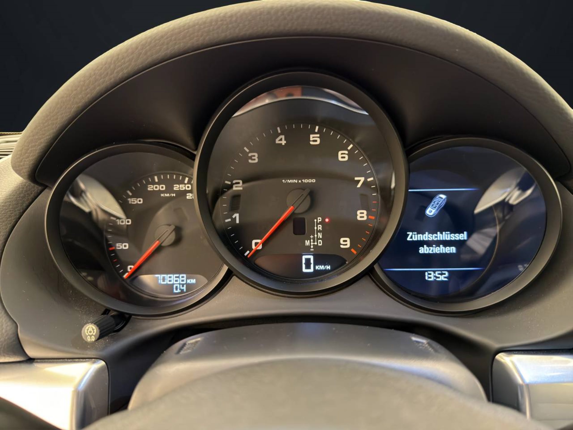 PORSCHE Cayman-image-15