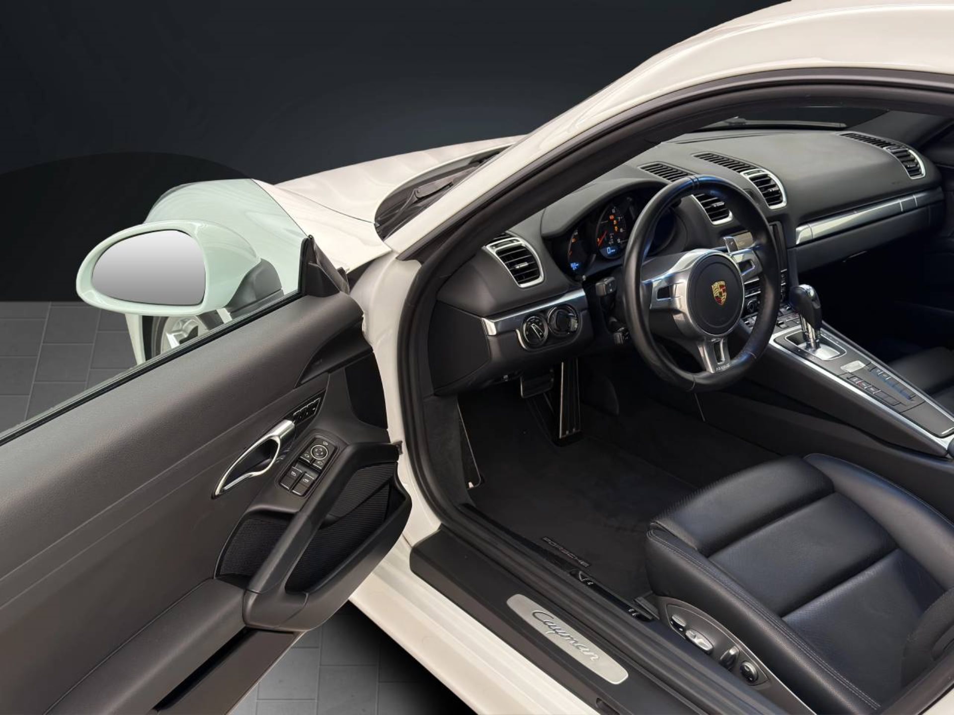 PORSCHE Cayman-image-3