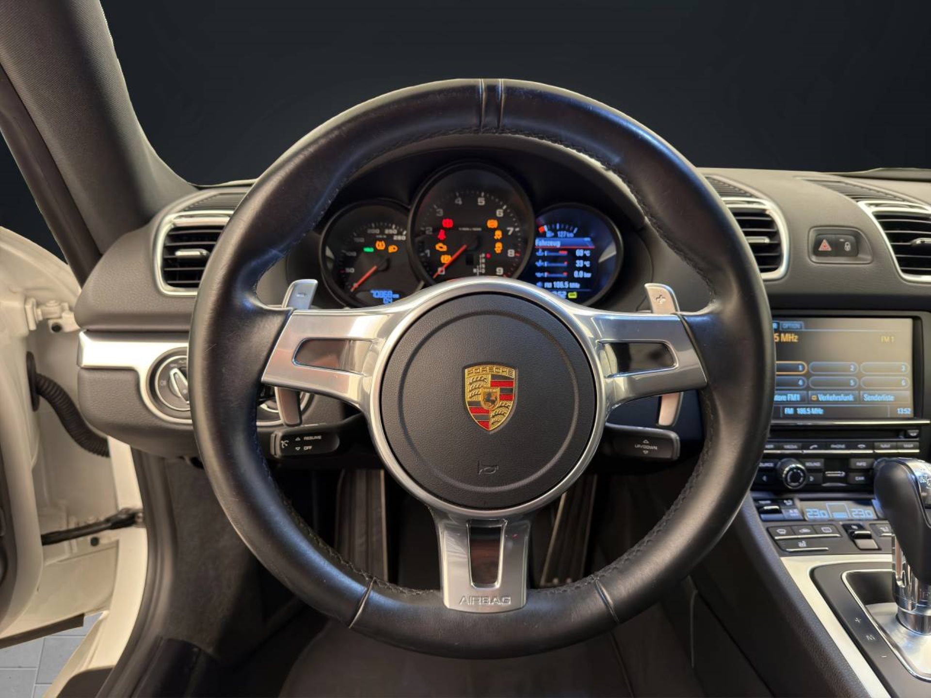 PORSCHE Cayman-image-13