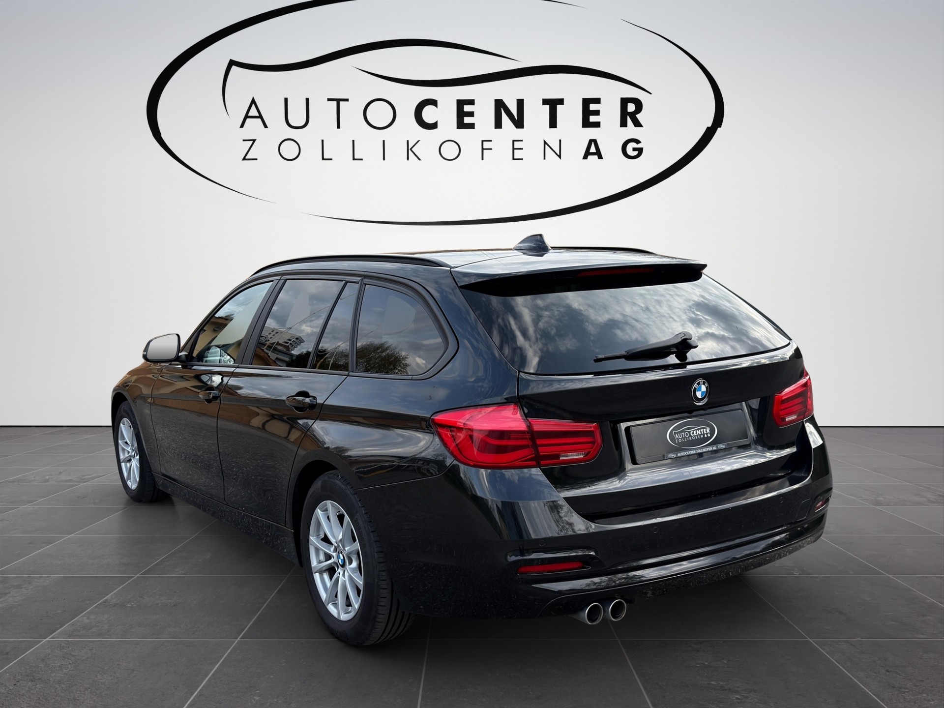 BMW 320d xDrive Touring Edition Sport Line Steptronic-image-5