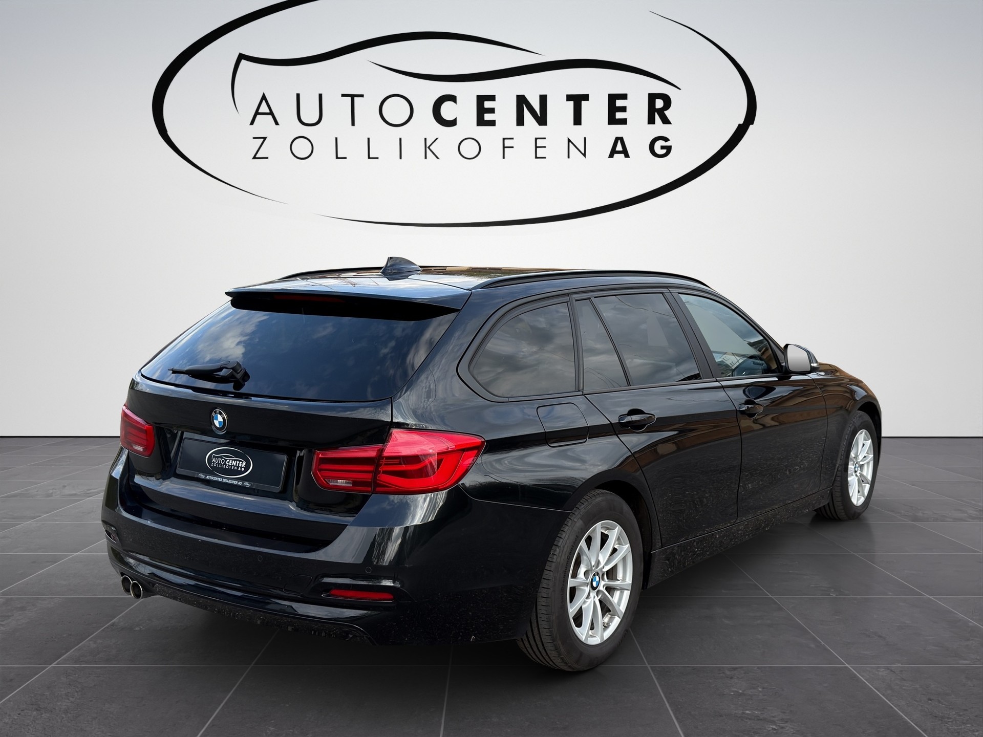 BMW 320d xDrive Touring Edition Sport Line Steptronic-image-7