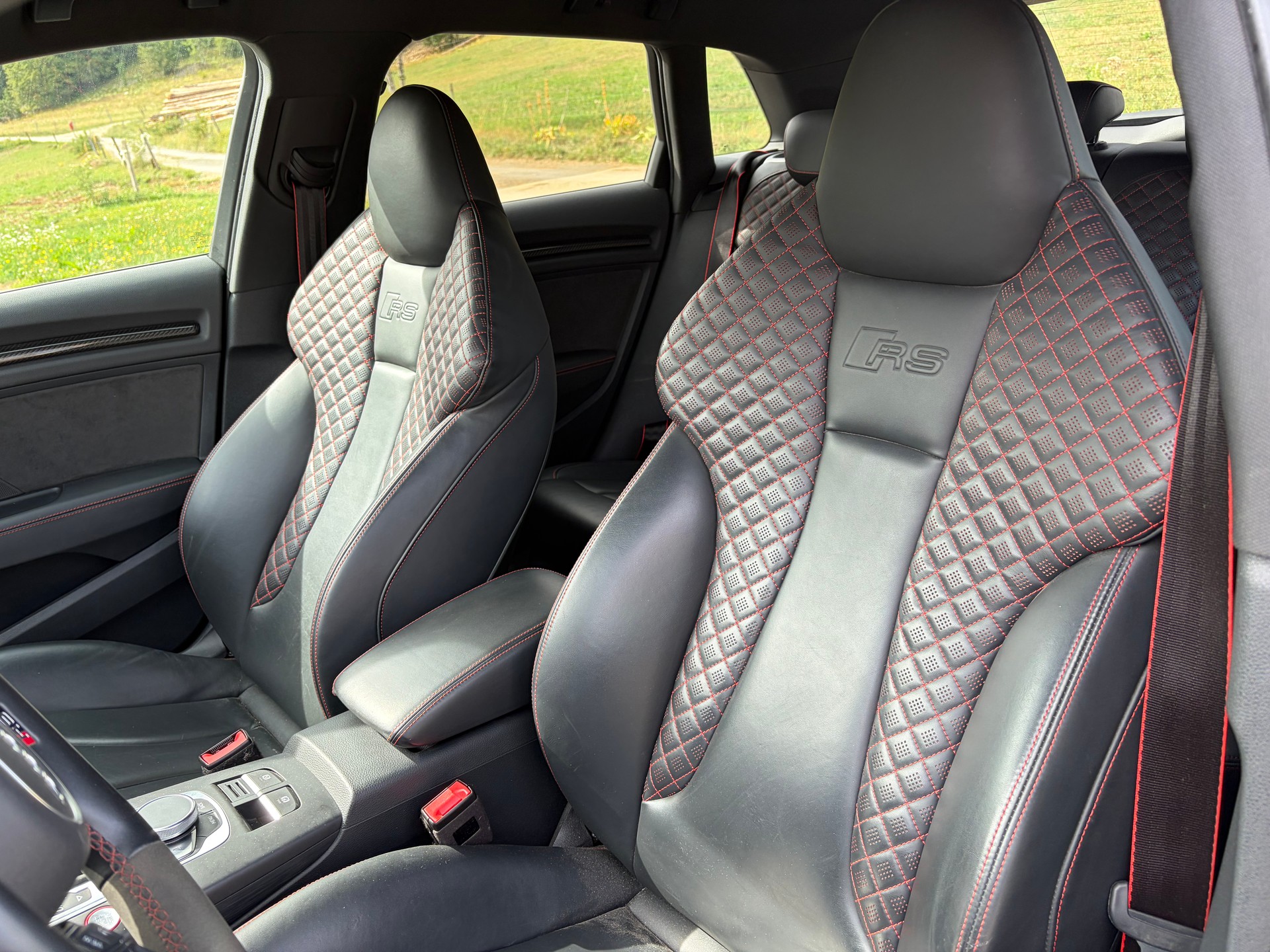 AUDI 2.5 T FSI quattro S-Tronic-image-7