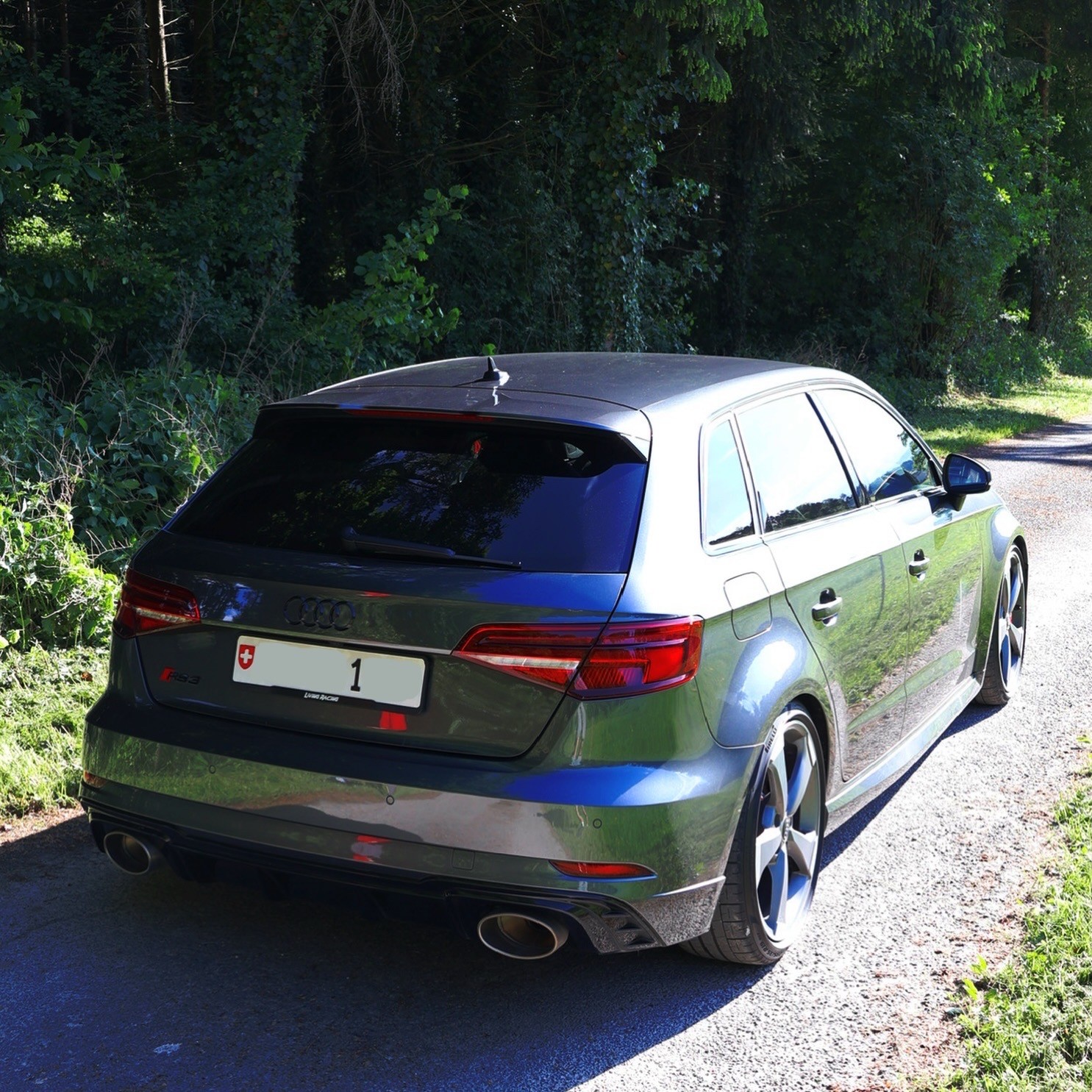 AUDI 2.5 T FSI quattro S-Tronic-image-4