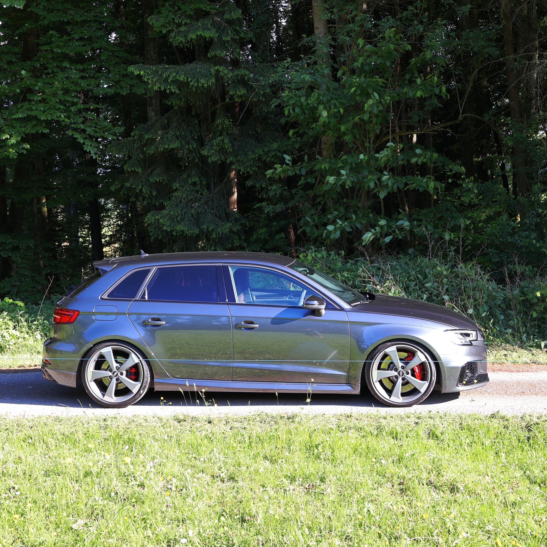AUDI 2.5 T FSI quattro S-Tronic-image-2