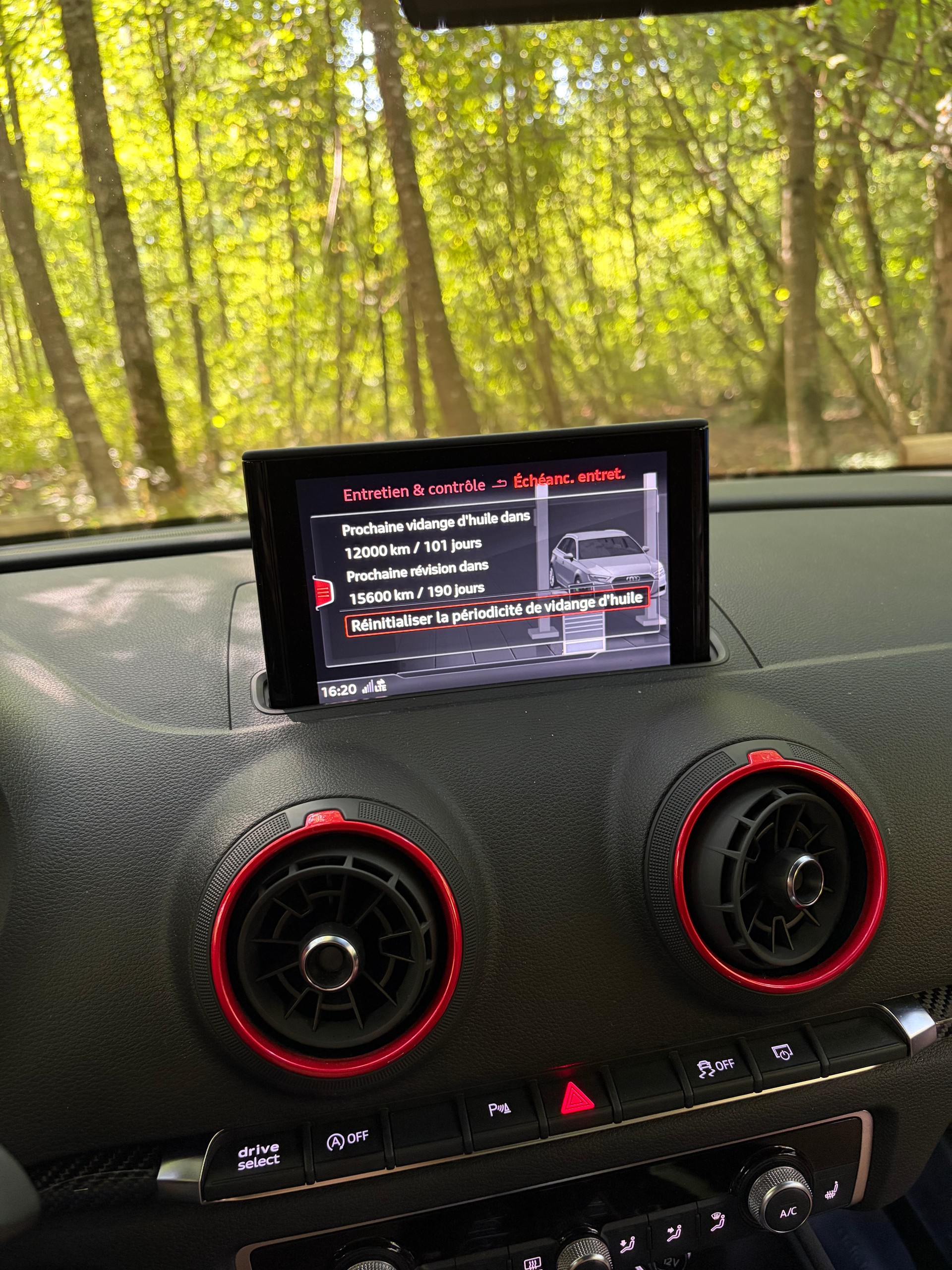 AUDI 2.5 T FSI quattro S-Tronic-image-10