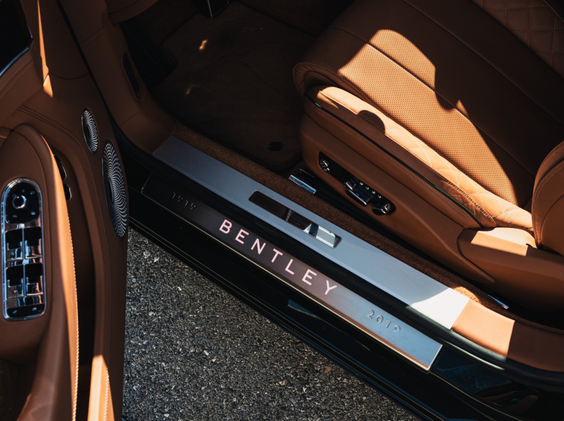 BENTLEY Continental GT 6.0 W12-image-11