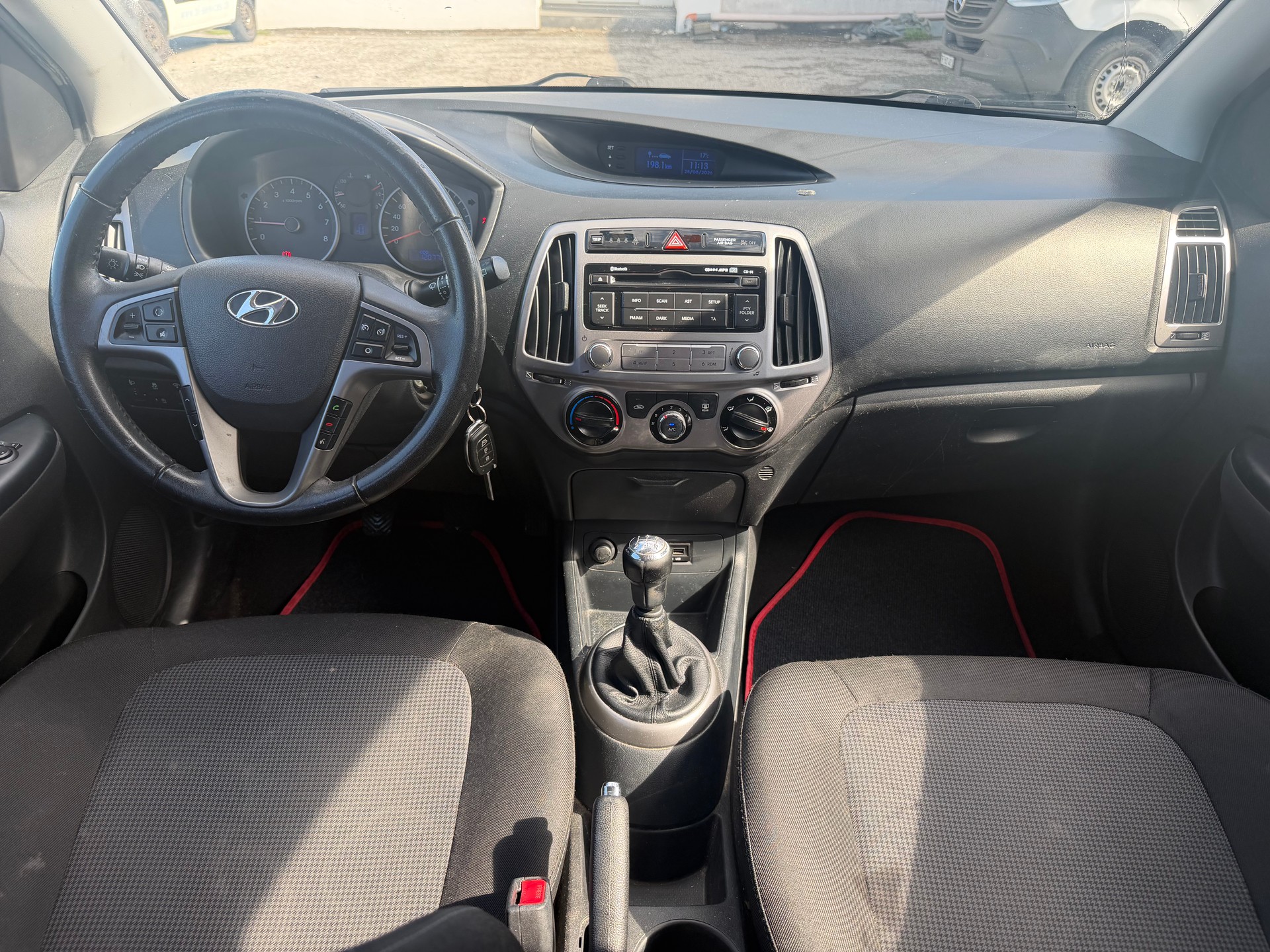 HYUNDAI i20 1.2 GO!-image-6