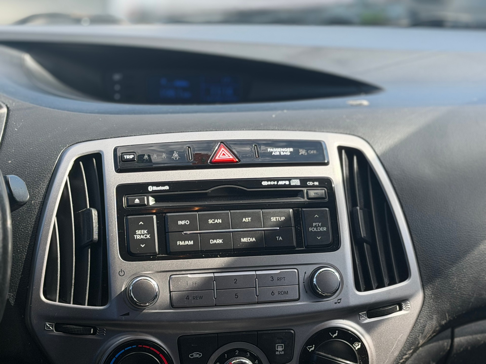 HYUNDAI i20 1.2 GO!-image-7