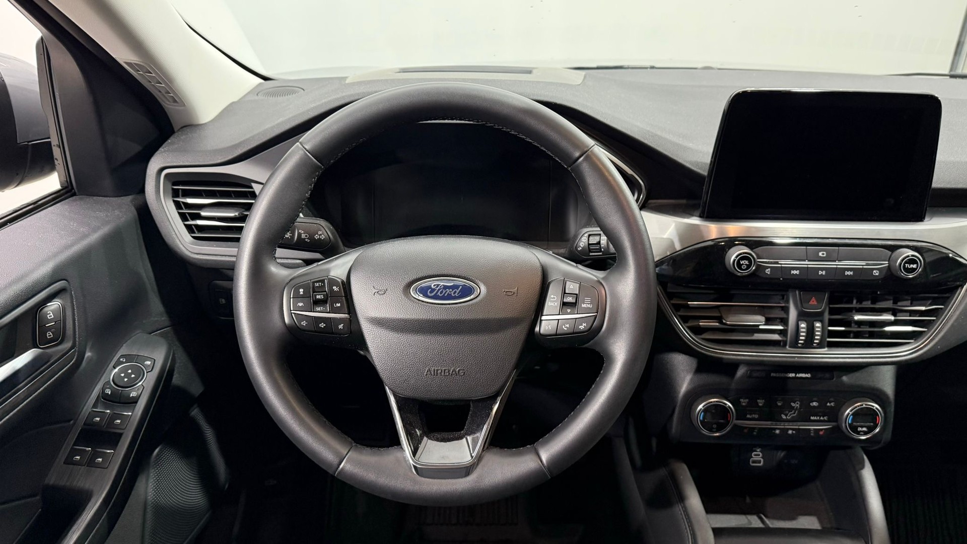FORD Kuga 2.5 Plug-in Hybrid Titani-image-9