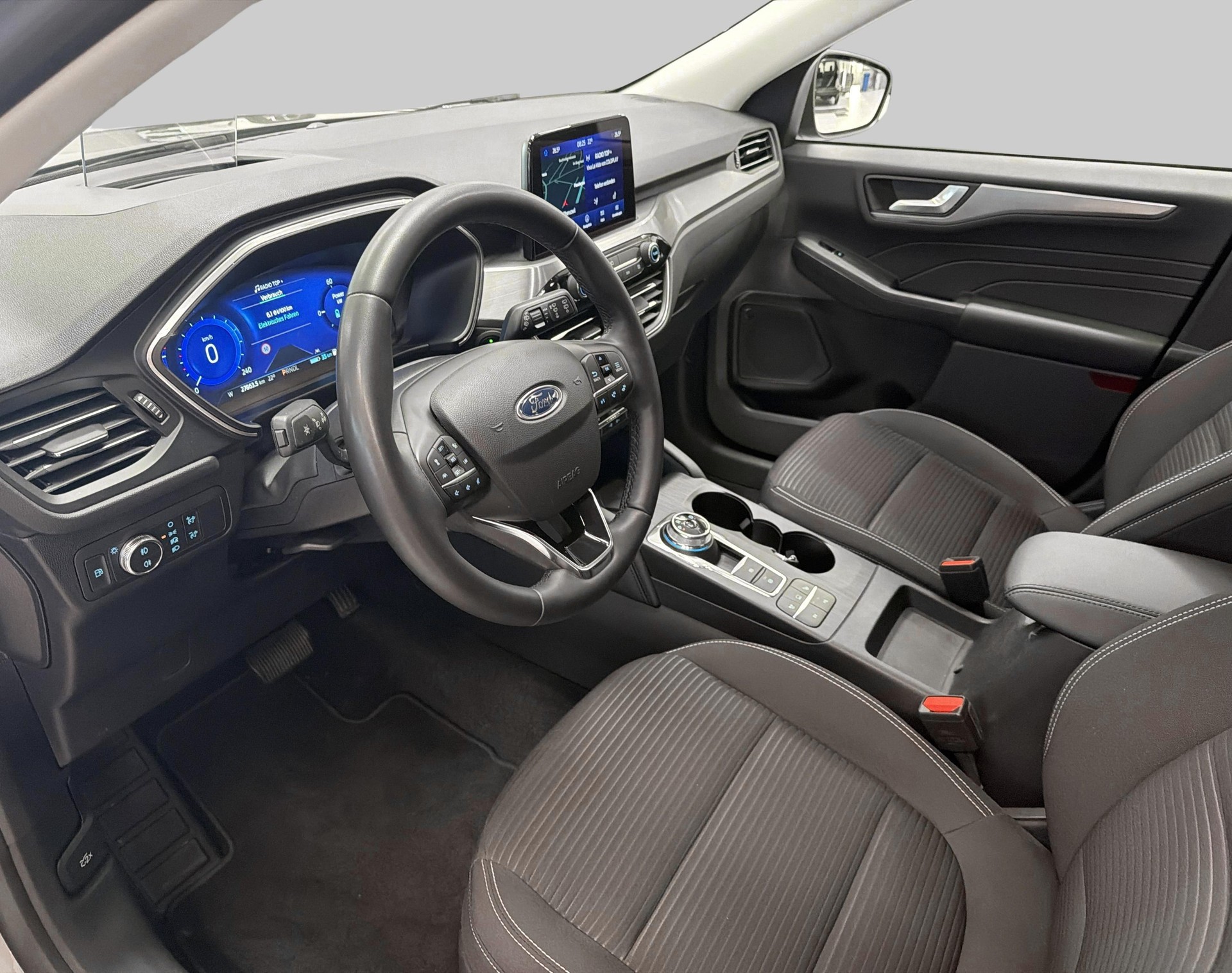 FORD Kuga 2.5 Plug-in Hybrid Titanium-image-2