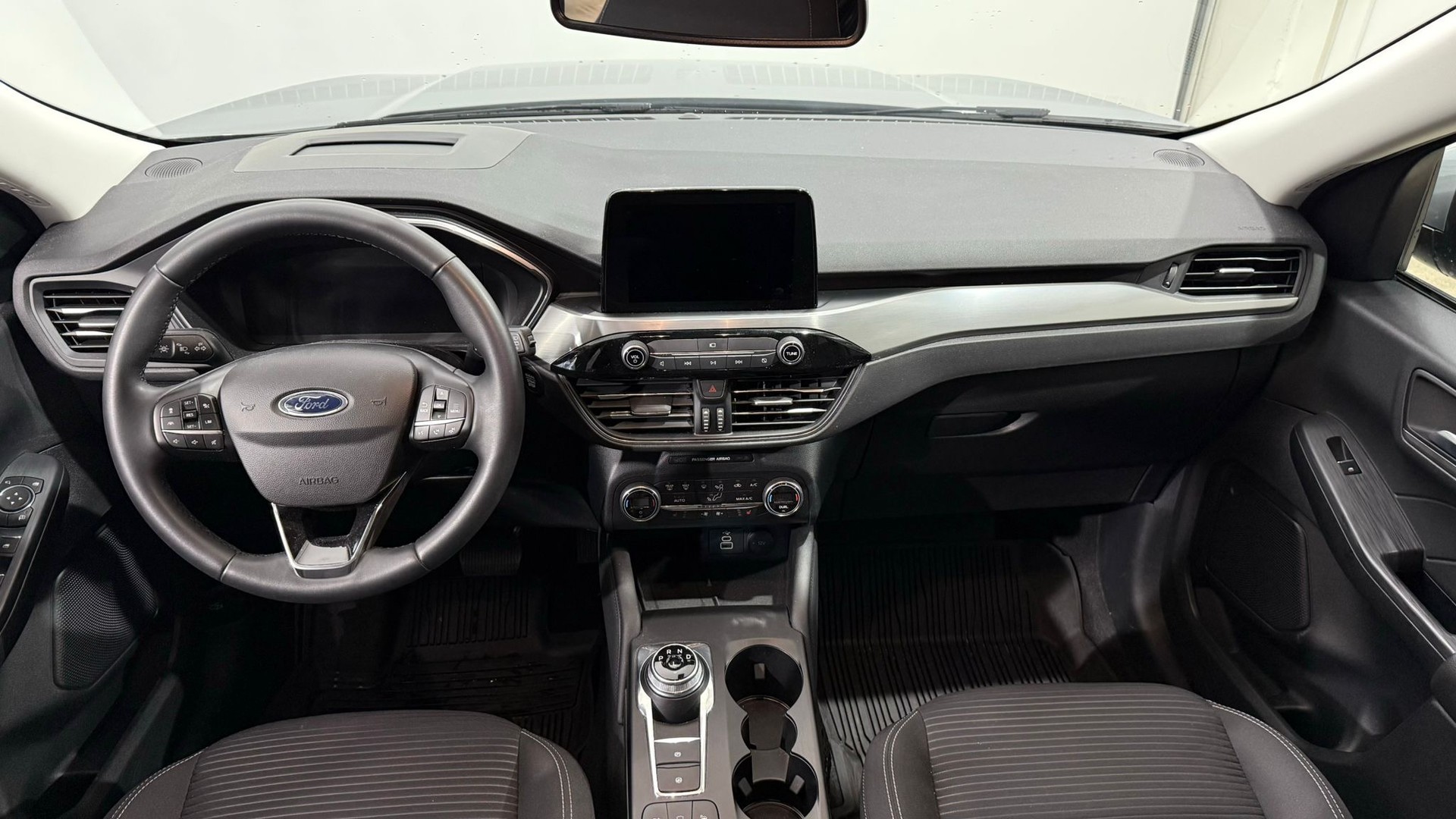 FORD Kuga 2.5 Plug-in Hybrid Titani-image-5