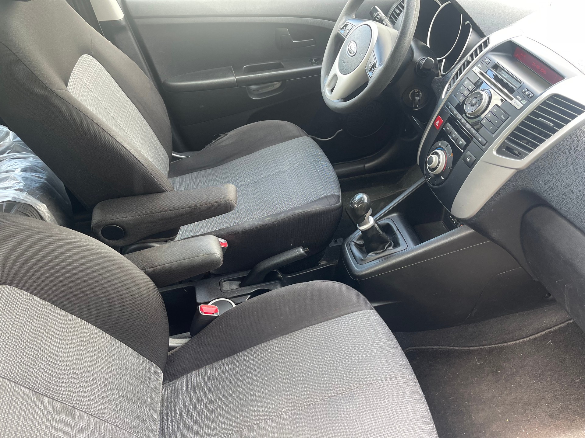 KIA Venga 1.4 CVVT Basic-image-11
