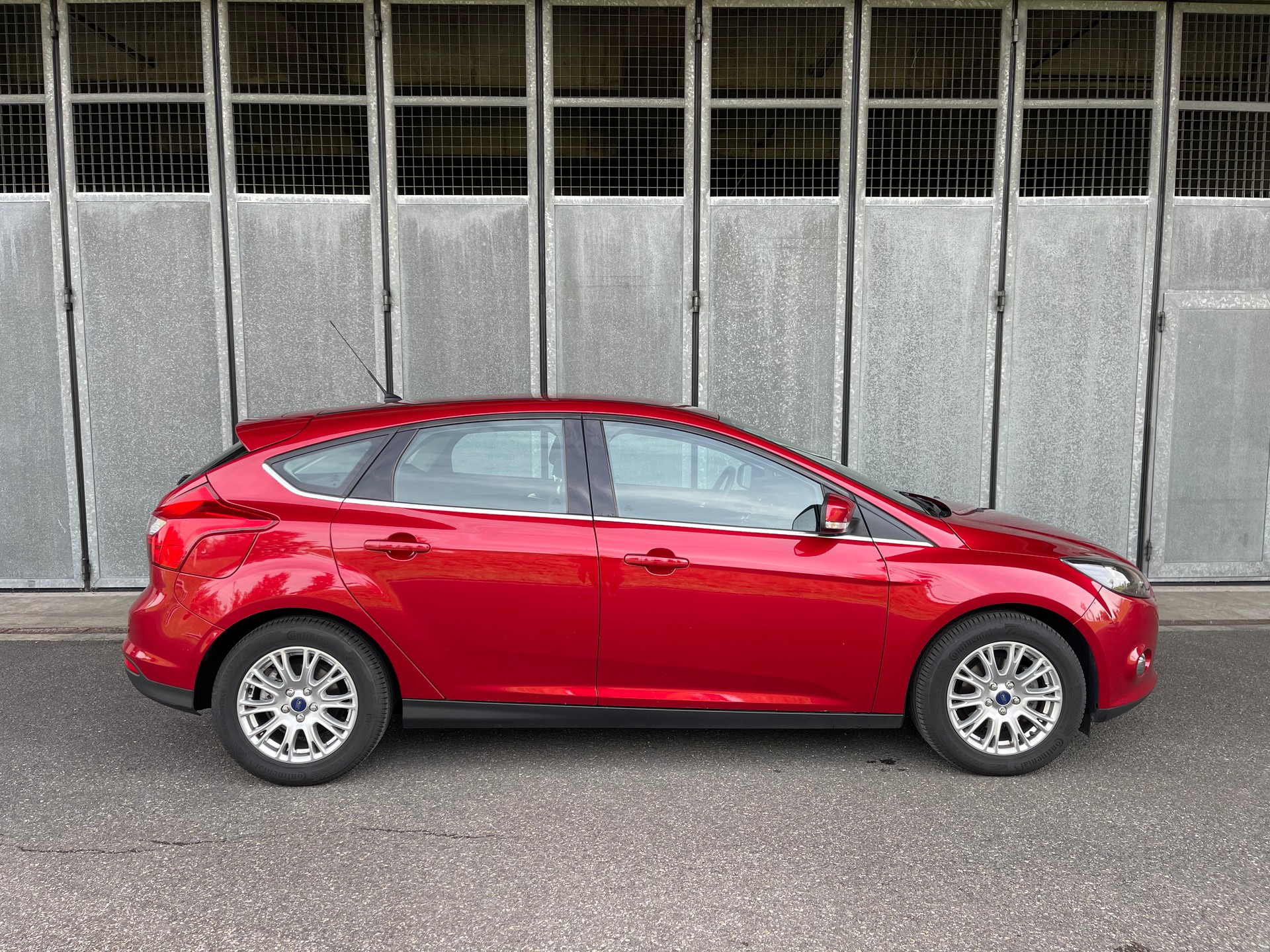 FORD Focus 1.6i Ti-VCT 125 Titanium-image-7