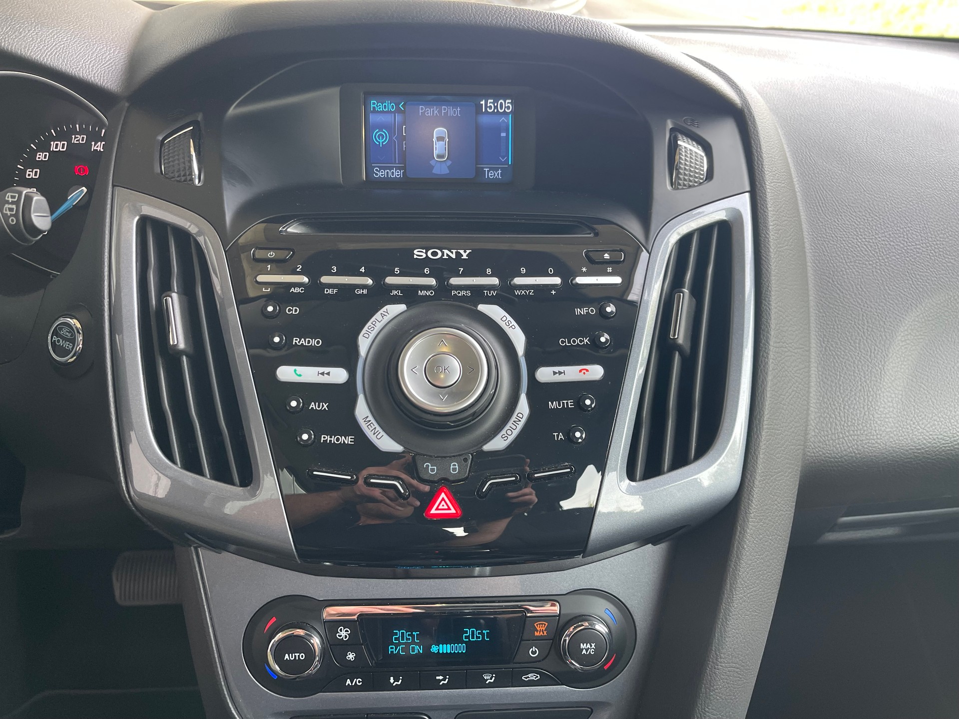 FORD Focus 1.6i Ti-VCT 125 Titanium-image-10