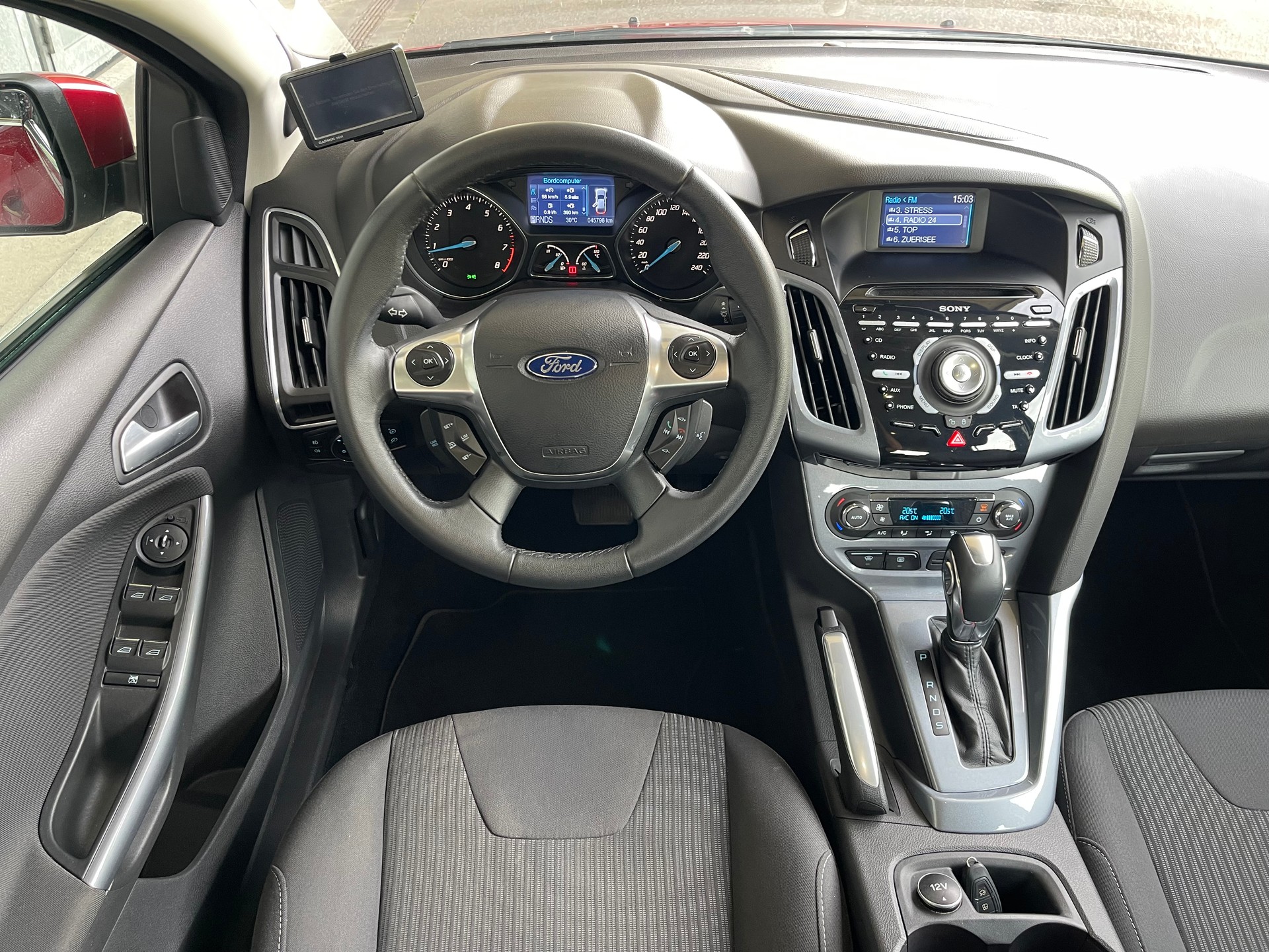 FORD Focus 1.6i Ti-VCT 125 Titanium-image-8