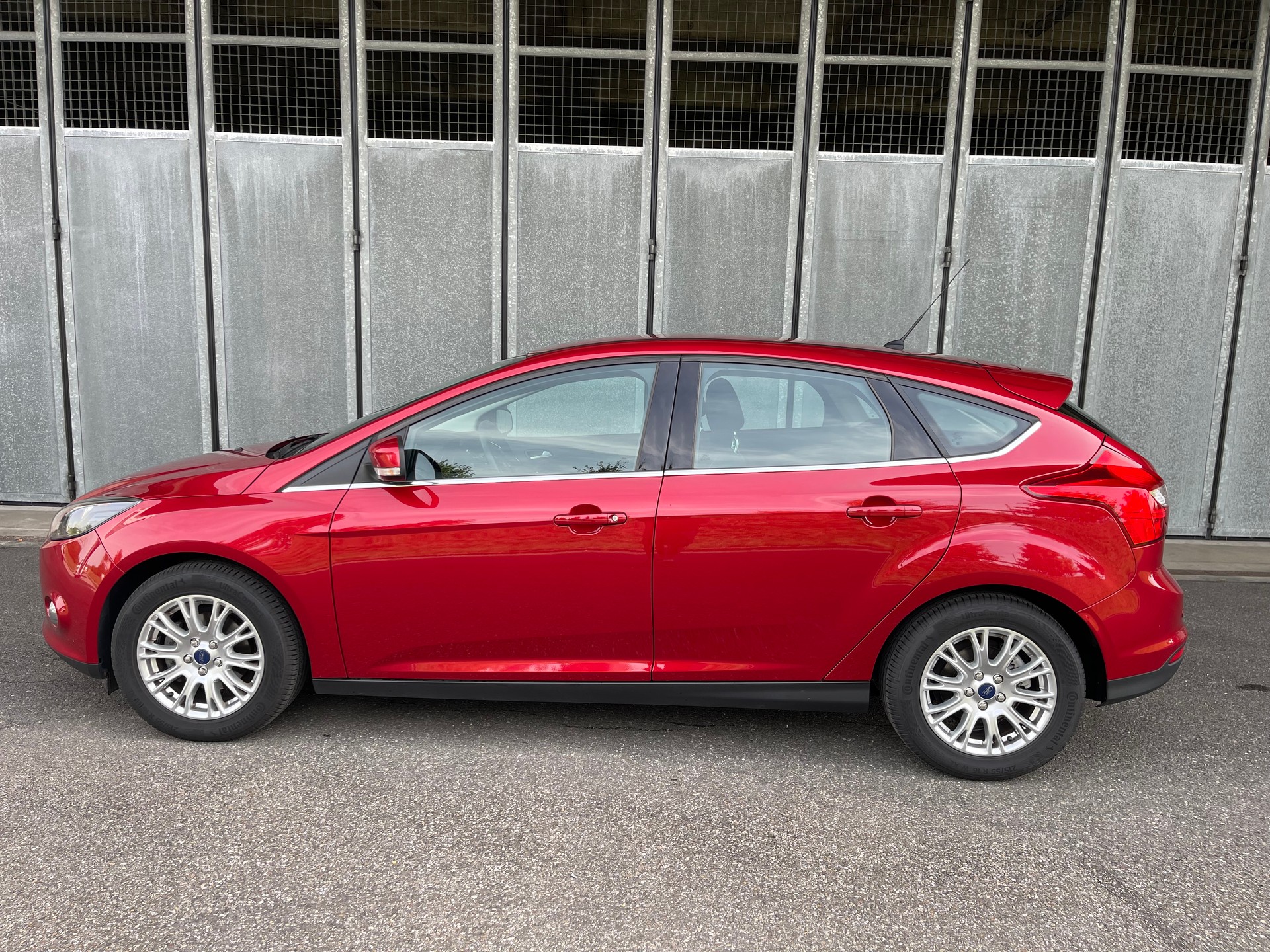 FORD Focus 1.6i Ti-VCT 125 Titanium-image-6