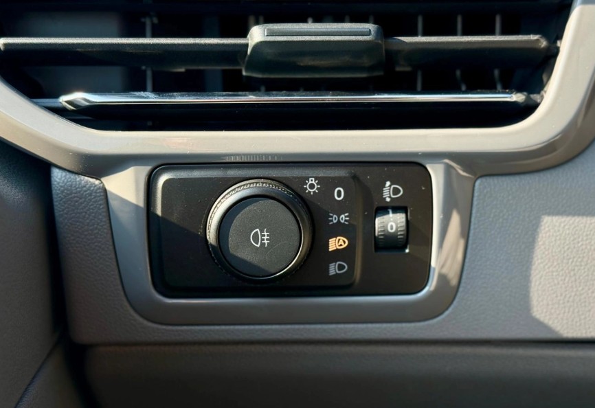 VW Transporter 2.0 TDI Edition 4Motion Lang Automat-image-11