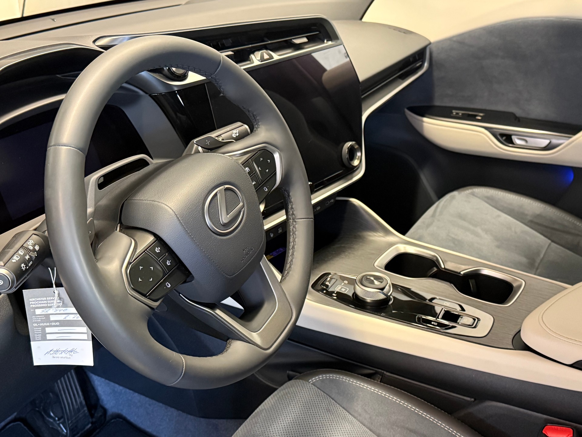 LEXUS RZ 450e 71,4 KW AWD Impression-image-10
