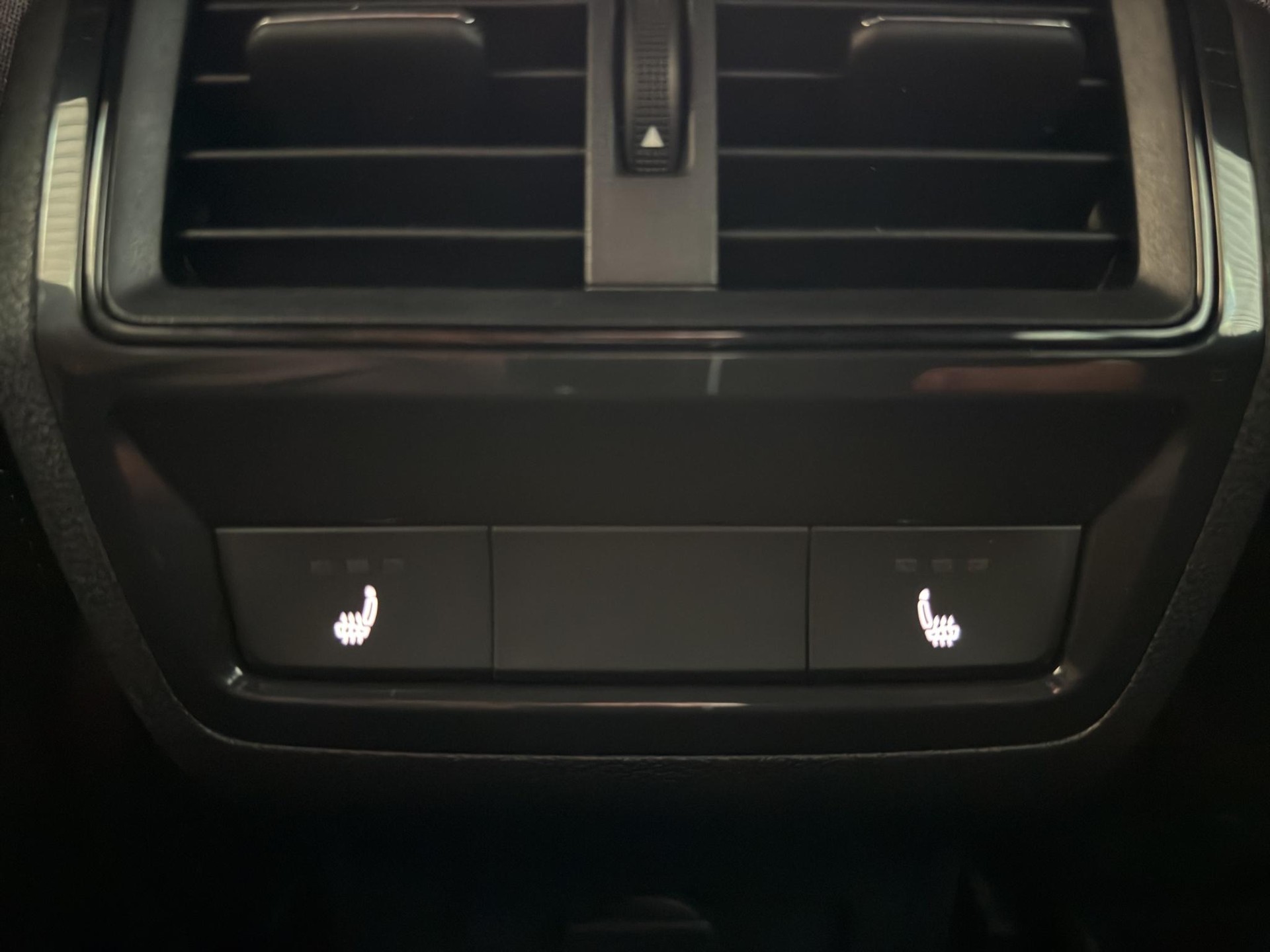 SKODA Karoq 1.5 TSI SportLine DSG-image-18