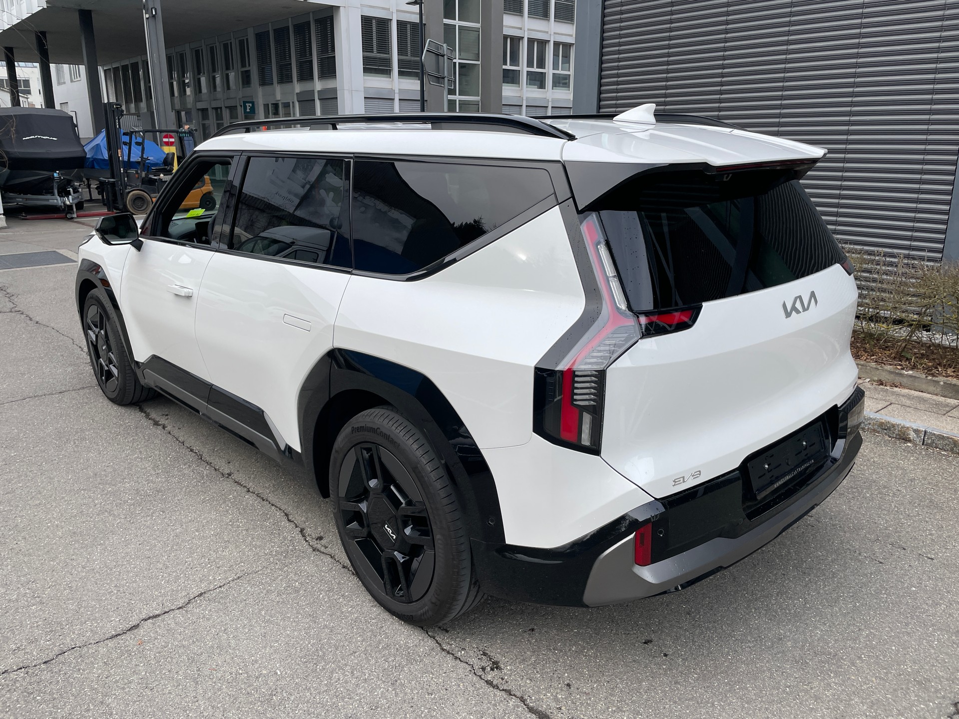 KIA EV9 99,8 kWh GT-Line 4x4 7-Sitzer mit Panoramadach-image-2