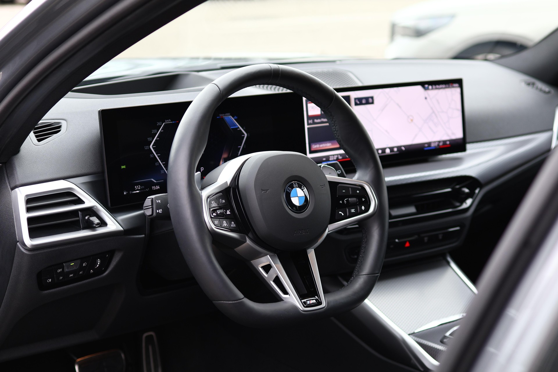 BMW 320d xDrive 48V Touring Steptronic M Sport-image-14