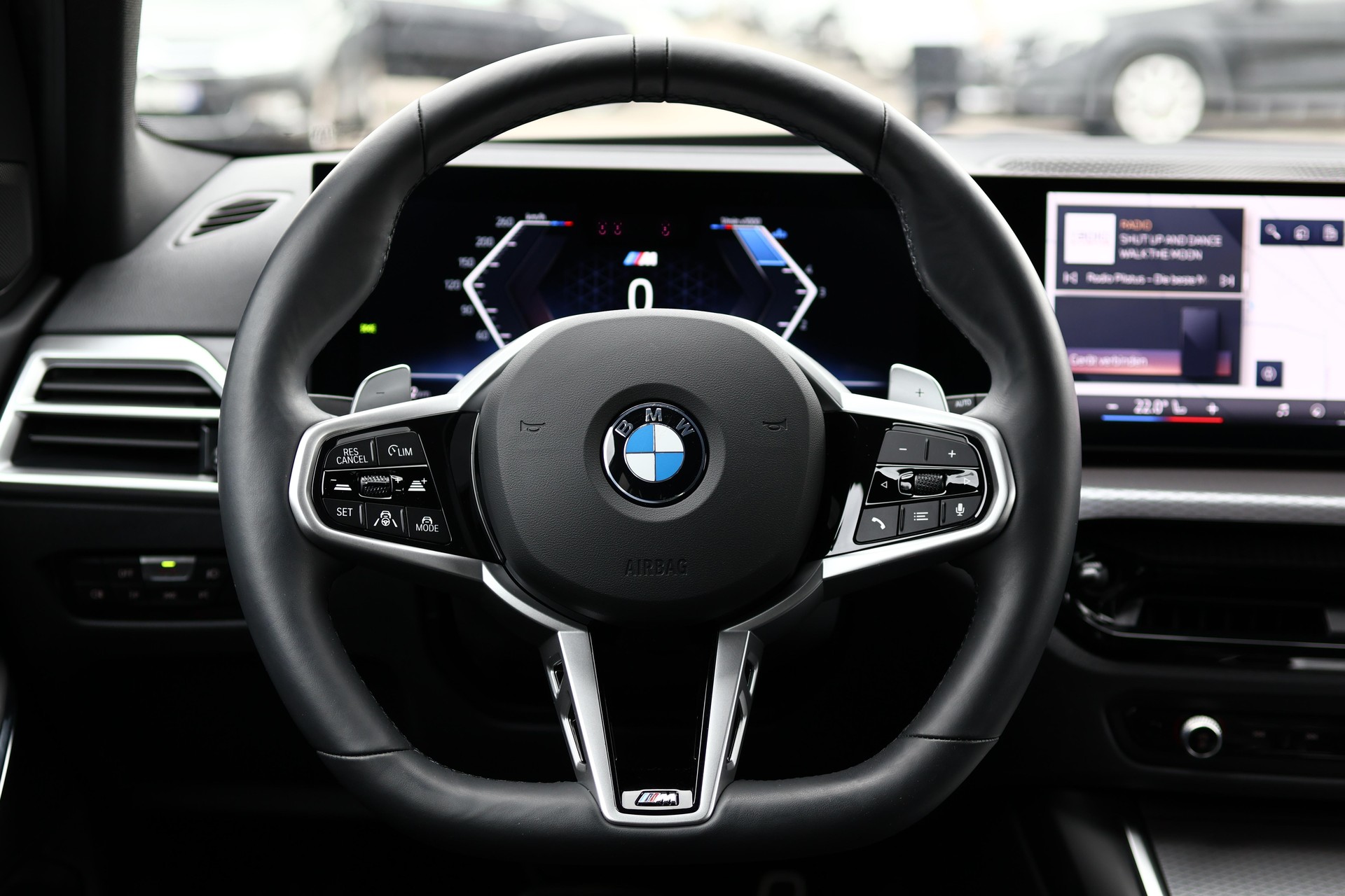 BMW 320d xDrive 48V Touring Steptronic M Sport-image-18