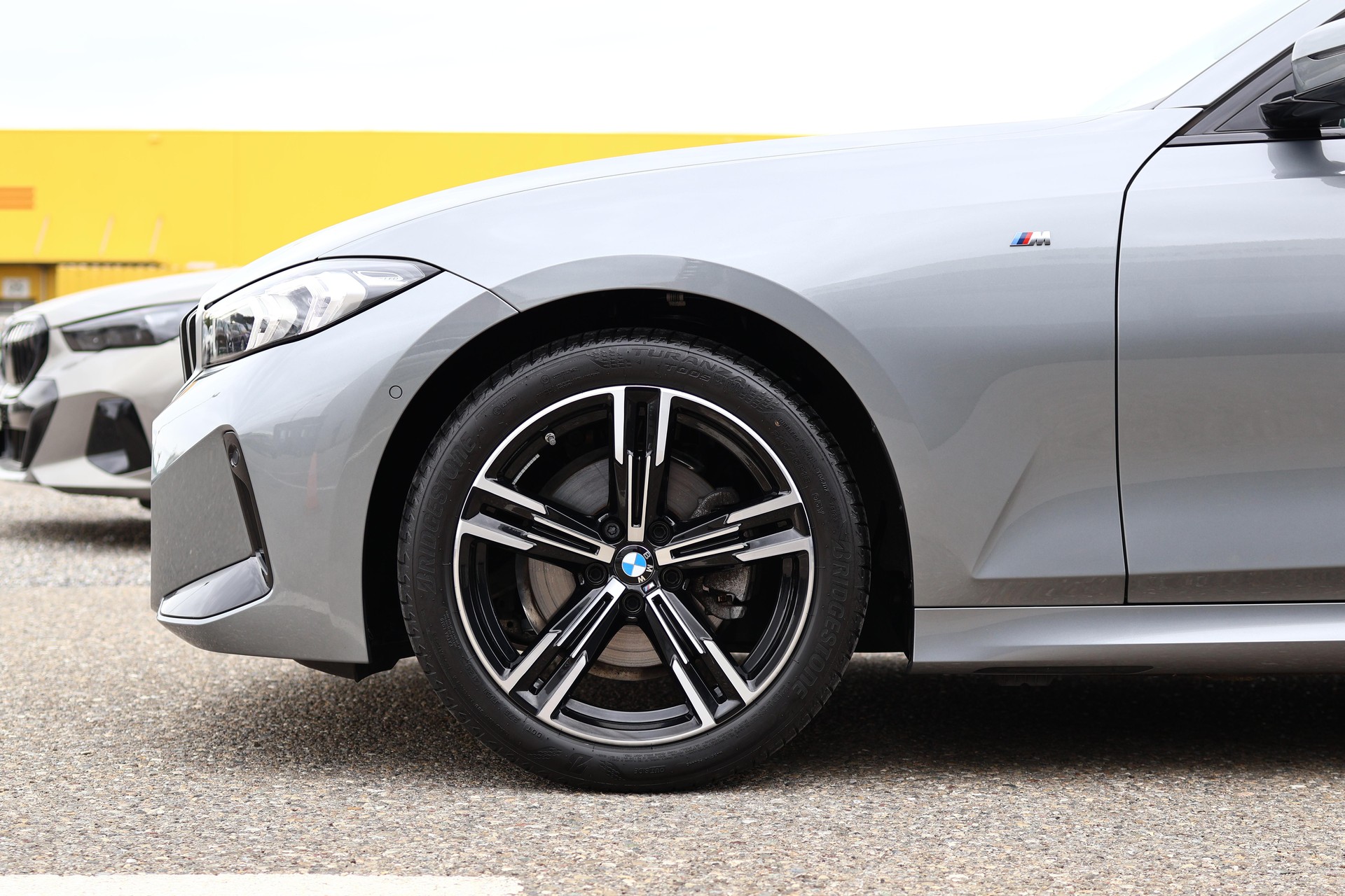 BMW 320d xDrive 48V Touring Steptronic M Sport-image-11