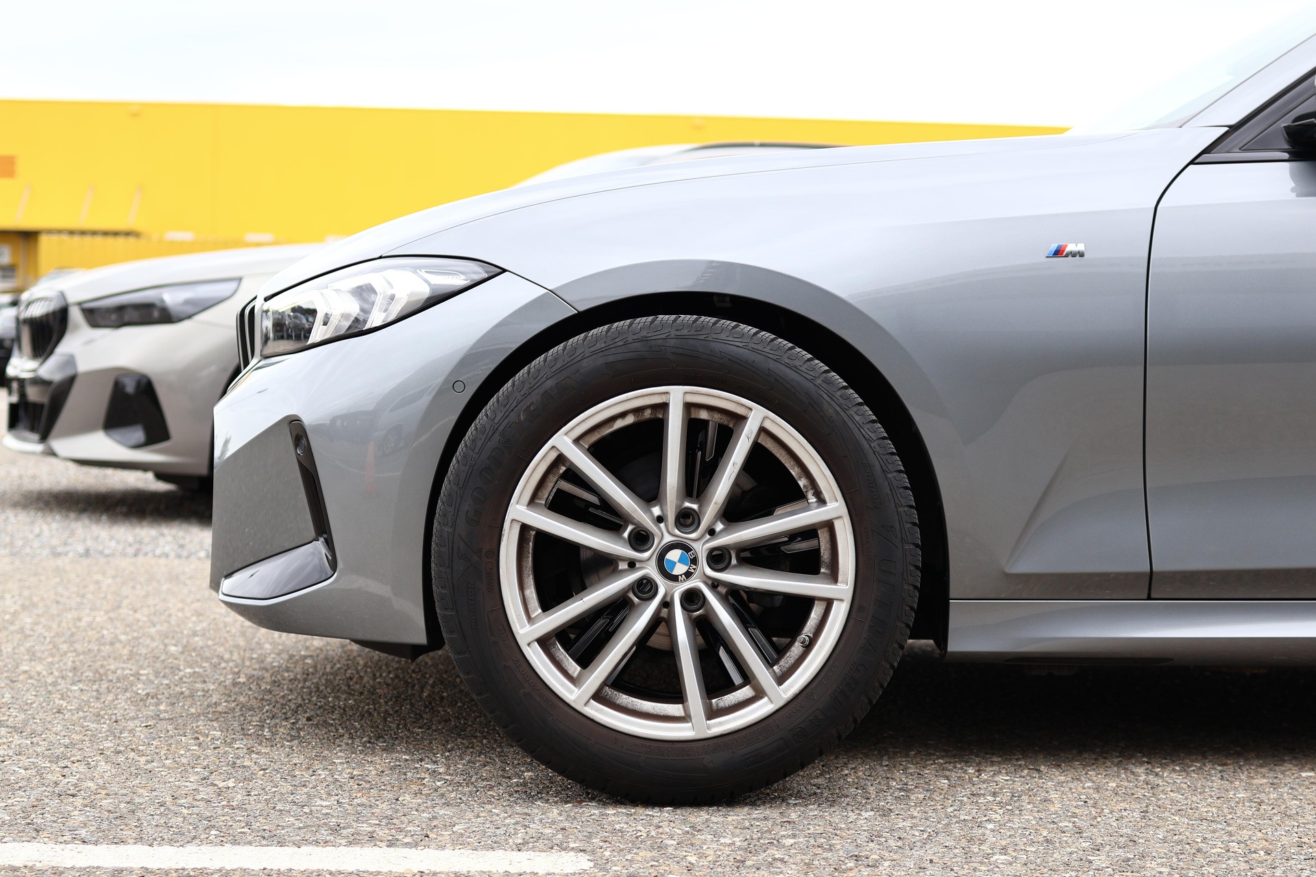BMW 320d xDrive 48V Touring Steptronic M Sport-image-12