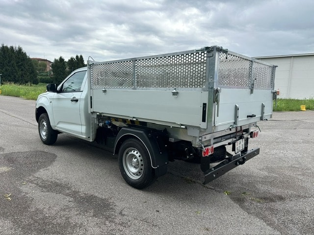 ISUZU D-MAX "NUOVO MODELLO" Single Cab B-Strong 2.2 DMS M/T 4 x 4 Ponte Ribaltabile 3 Lati in Alluminio, Gancio Traino KG. 3500-image-8