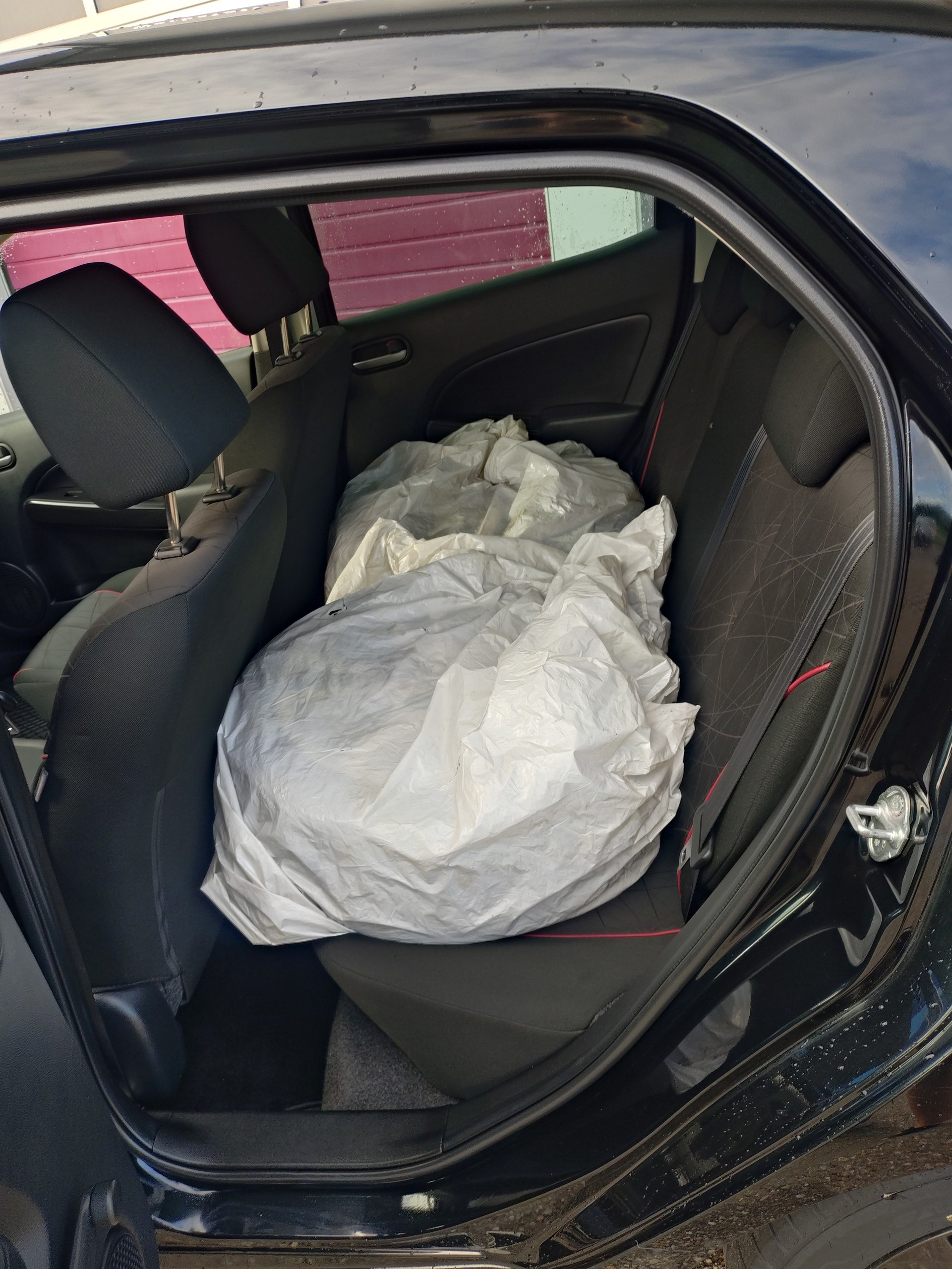 MAZDA 2 1.3i 16V Voila ma Suisse Edition-image-9