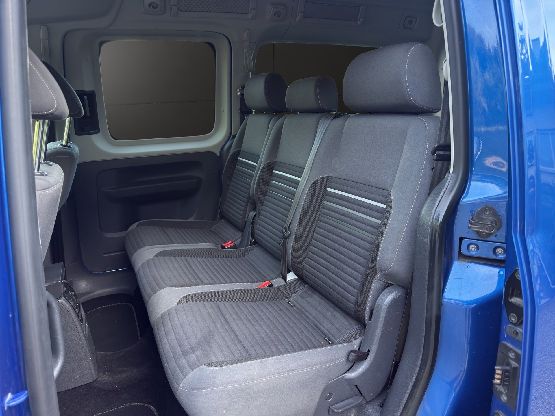 VW Caddy Maxi 1.6 TDI Blue Motion Family CUP 7 Platz-image-14