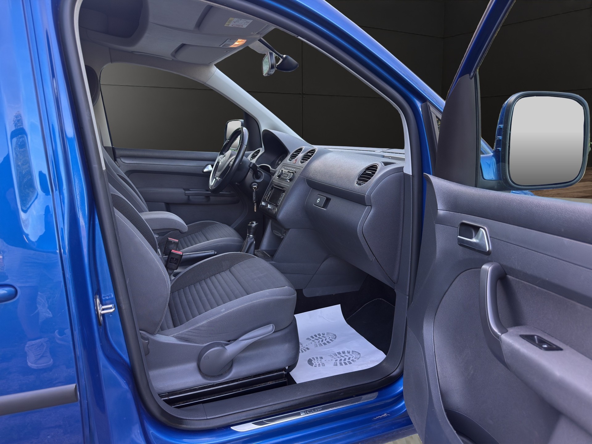VW Caddy Maxi 1.6 TDI Blue Motion Family CUP 7 Platz-image-10