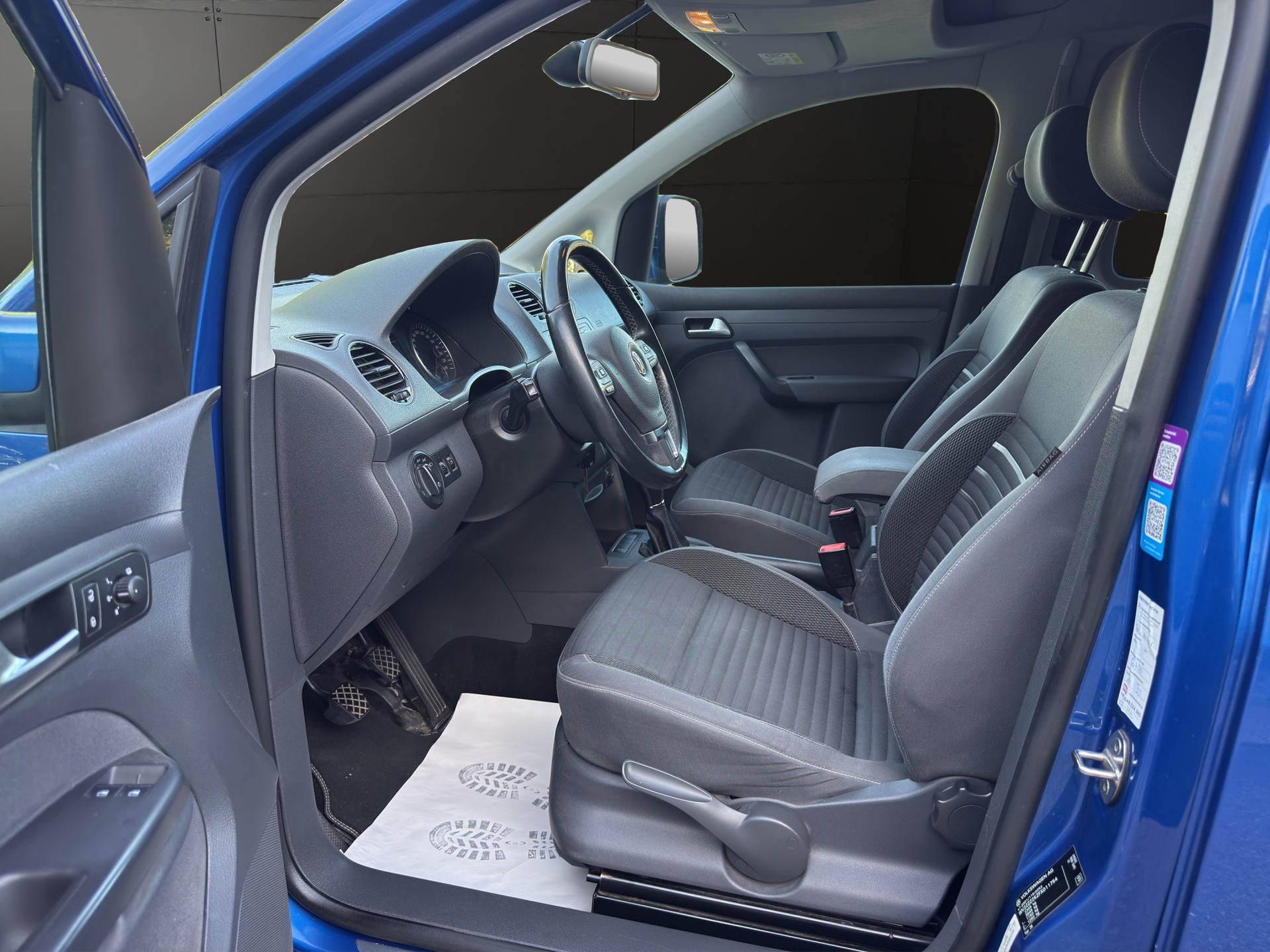 VW Caddy Maxi 1.6 TDI Blue Motion Family CUP 7 Platz-image-13