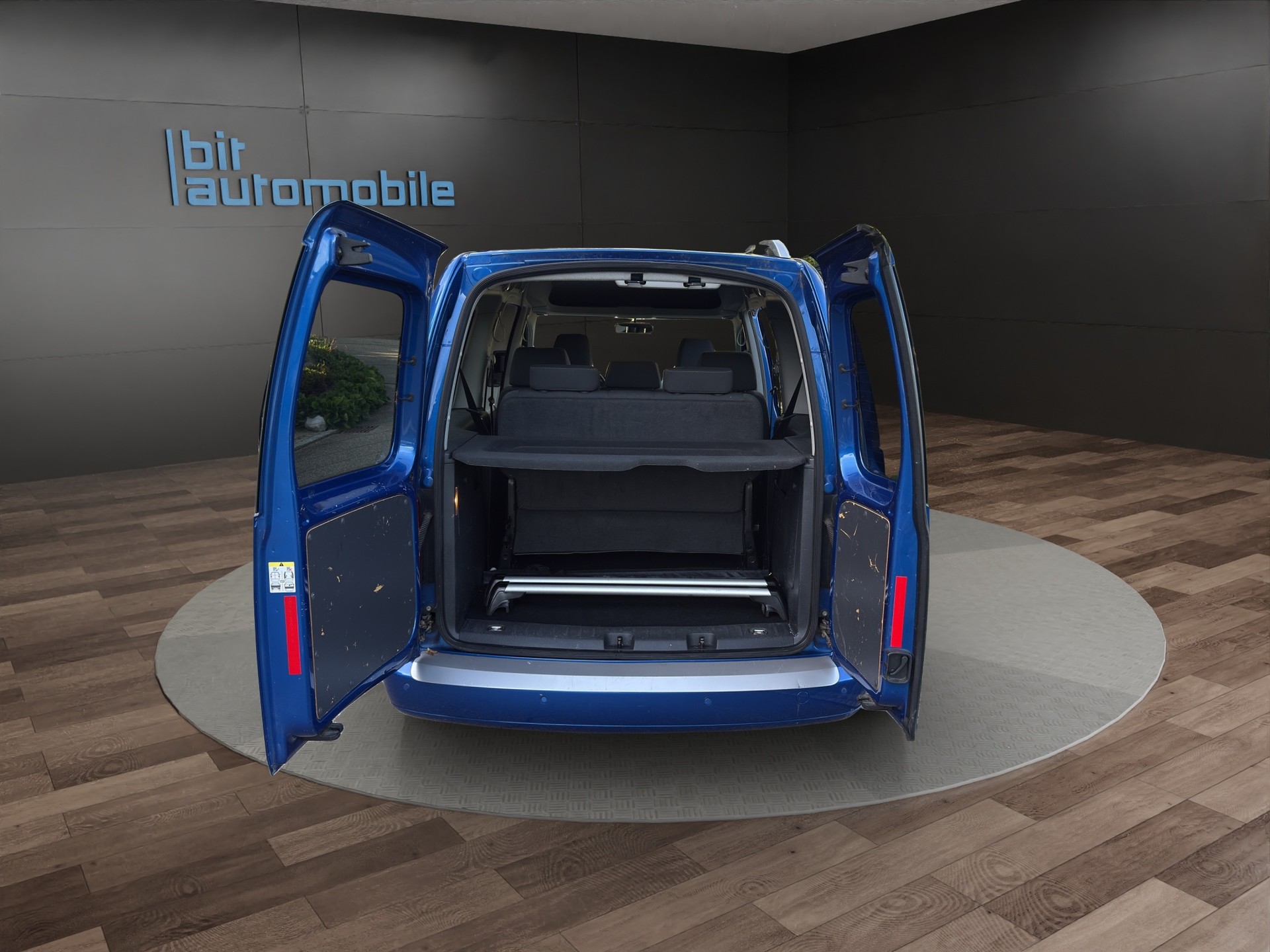VW Caddy Maxi 1.6 TDI Blue Motion Family CUP 7 Platz-image-6