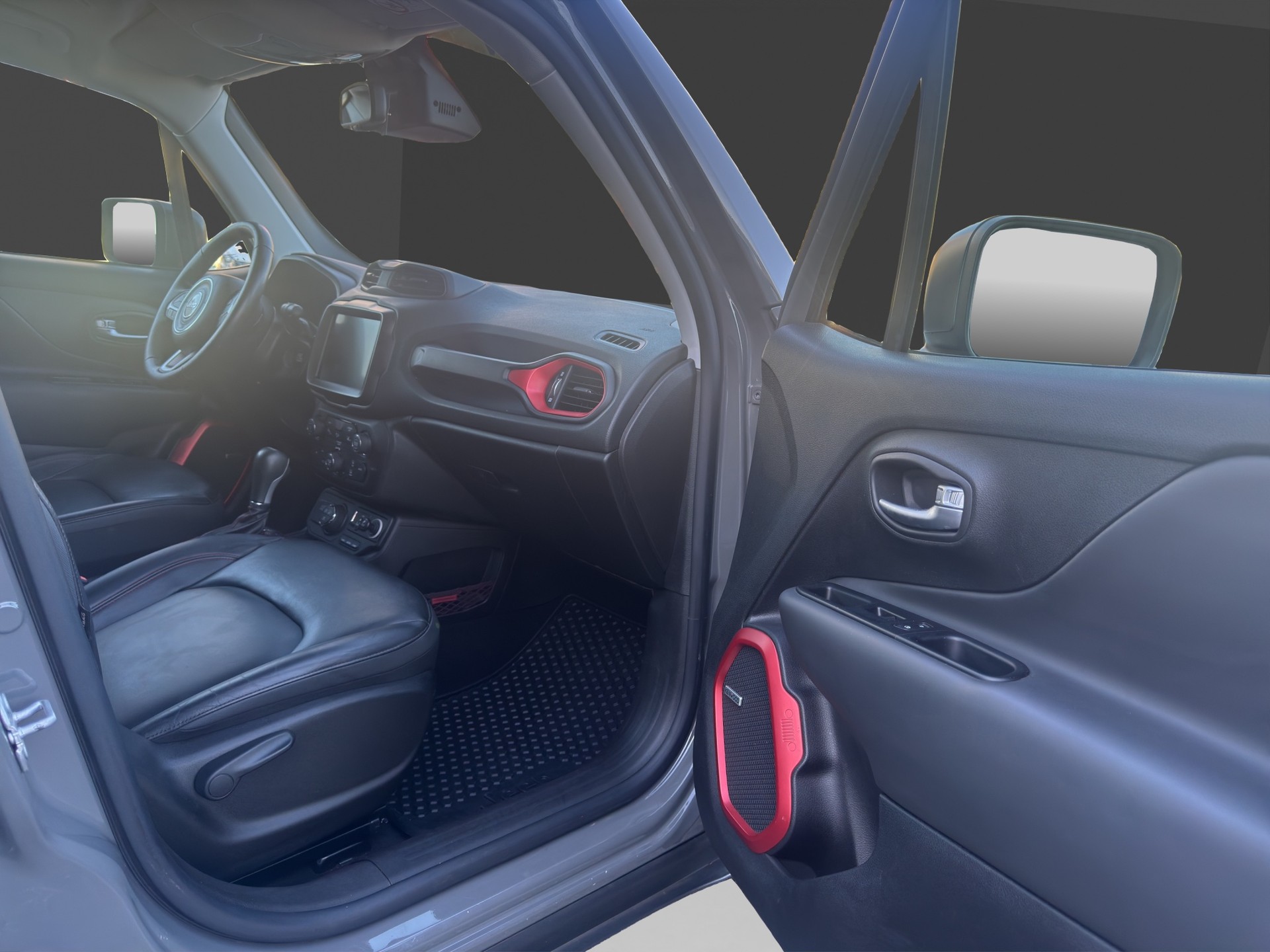 JEEP Renegade 1.3 T PHEV Trailhawk AWD-image-15