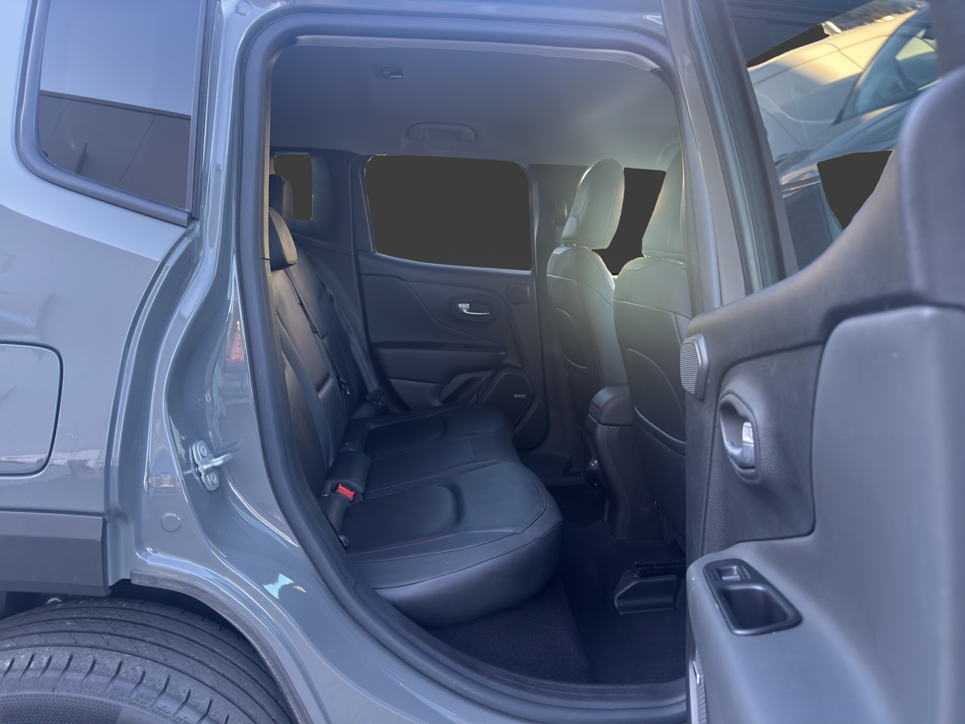 JEEP Renegade 1.3 T PHEV Trailhawk AWD-image-17