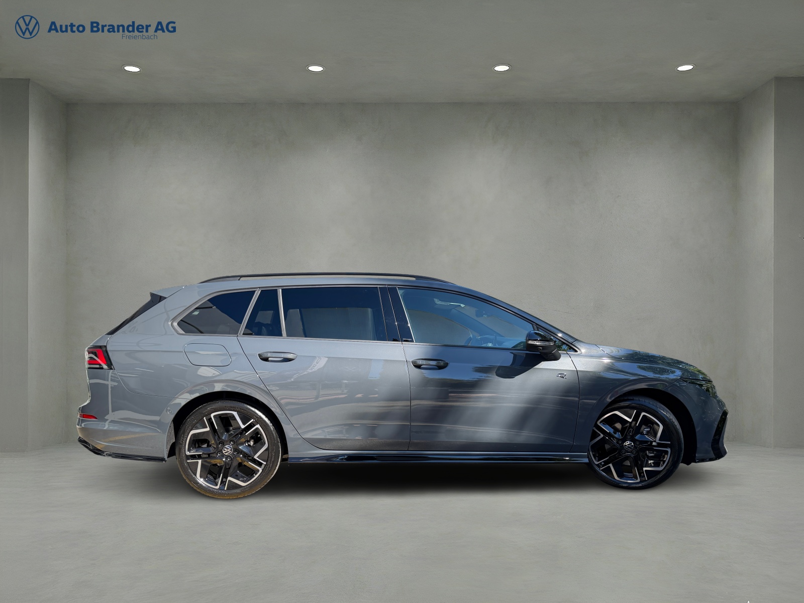 VW Golf Variant 2.0 TSI R-Line DSG 4 Motion-image-5