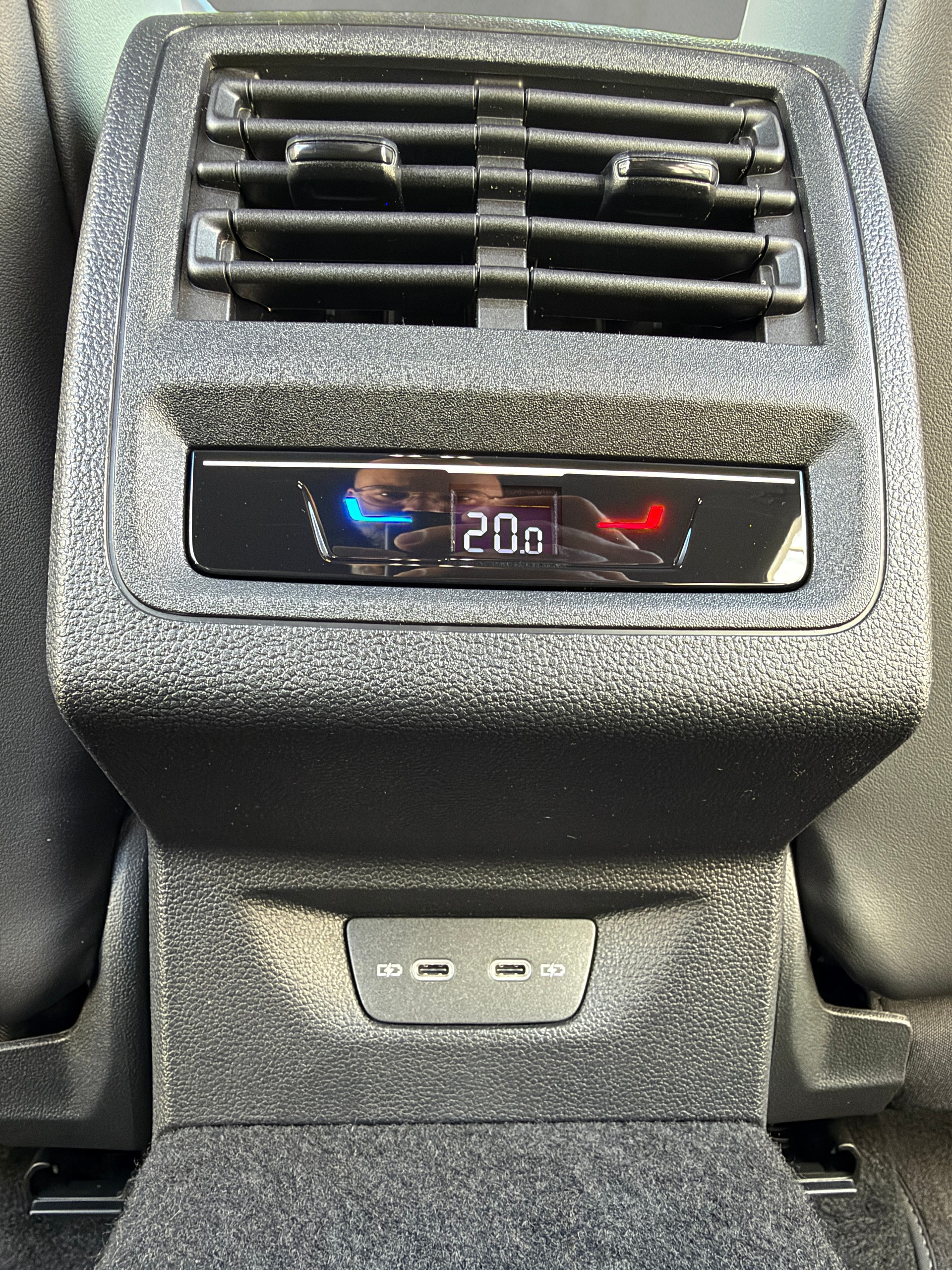 VW Golf Variant 2.0 TSI R-Line DSG 4 Motion-image-13