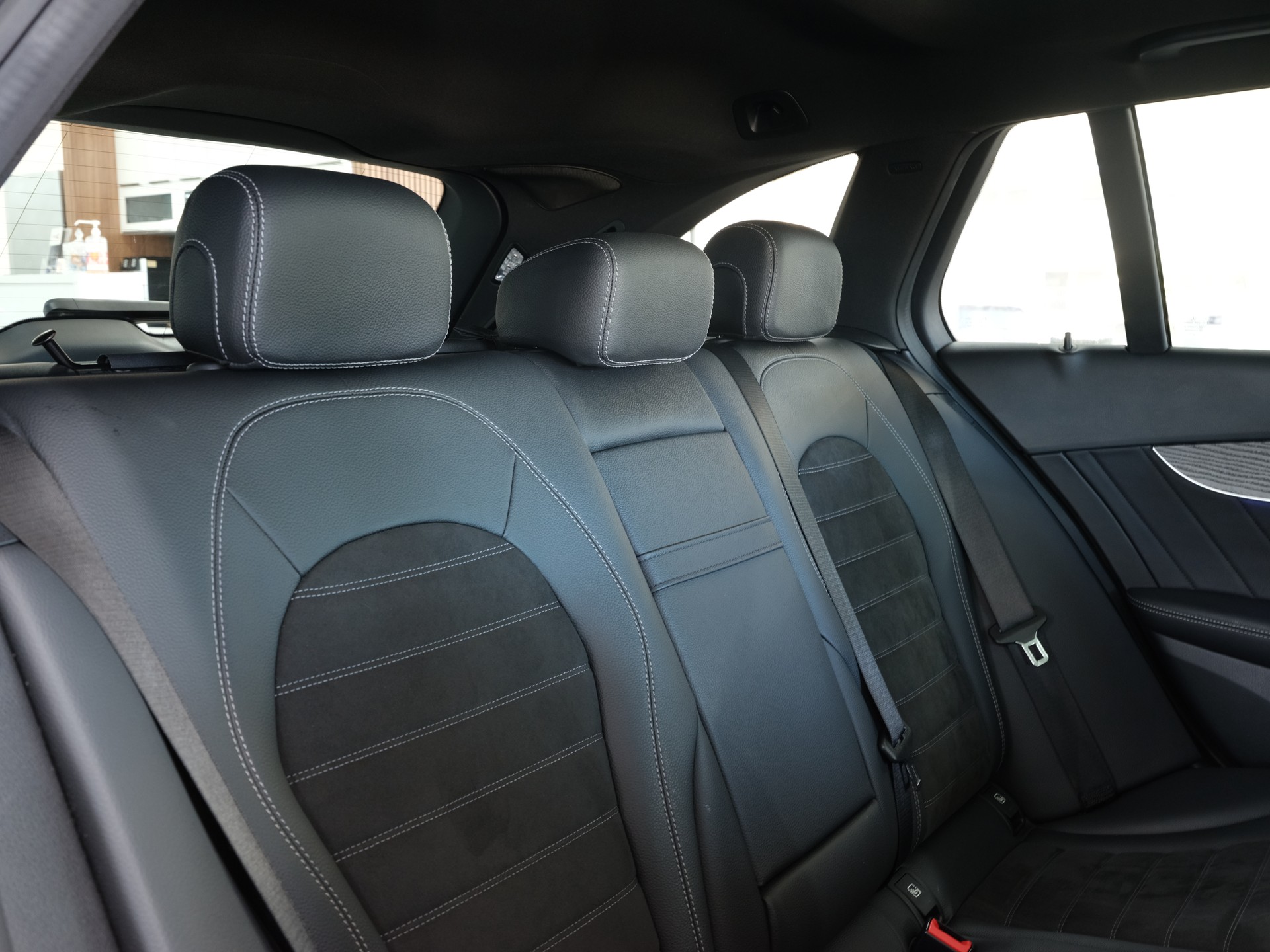MERCEDES-BENZ C 220 d Swiss Star AMG Line 4M 9G-Tronic *Burmester* *360 Kamera* *Panorama*-image-27