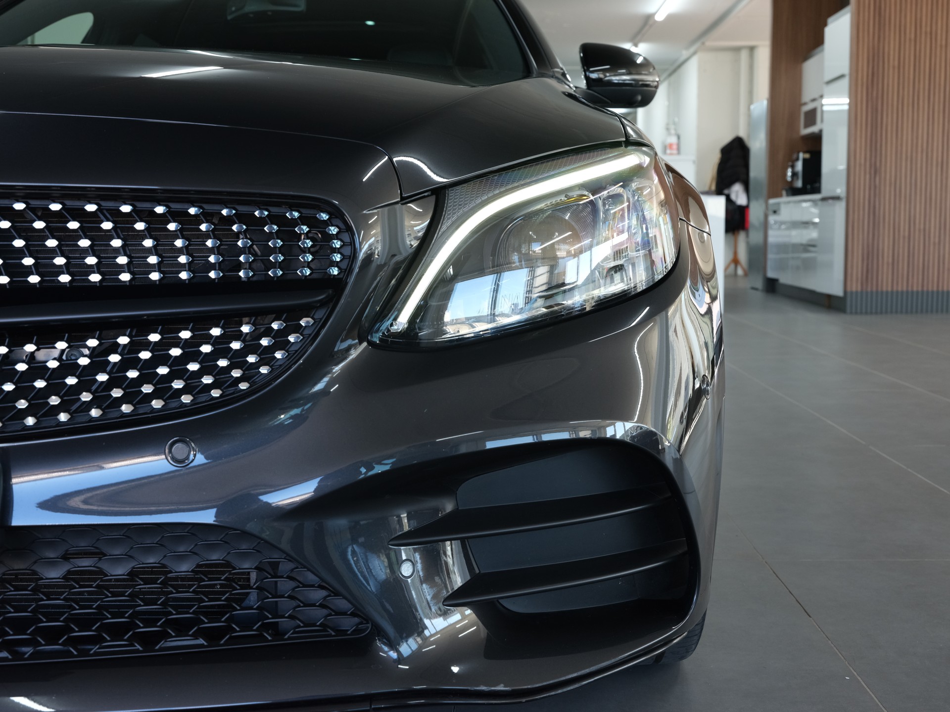 MERCEDES-BENZ C 220 d Swiss Star AMG Line 4M 9G-Tronic *Burmester* *360 Kamera* *Panorama*-image-13
